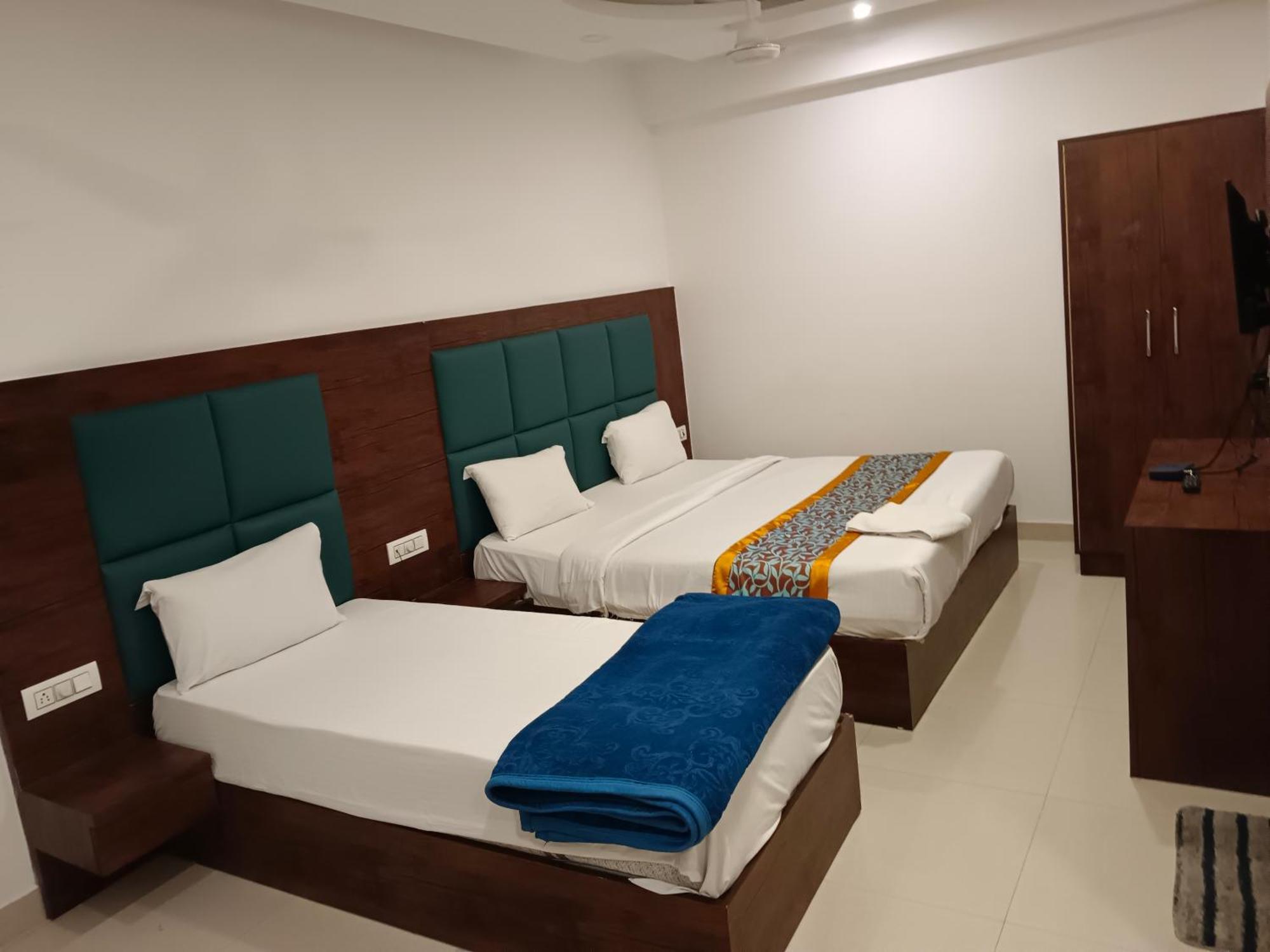 Royal Tark Plaza Near Igi Airport Delhi 4*