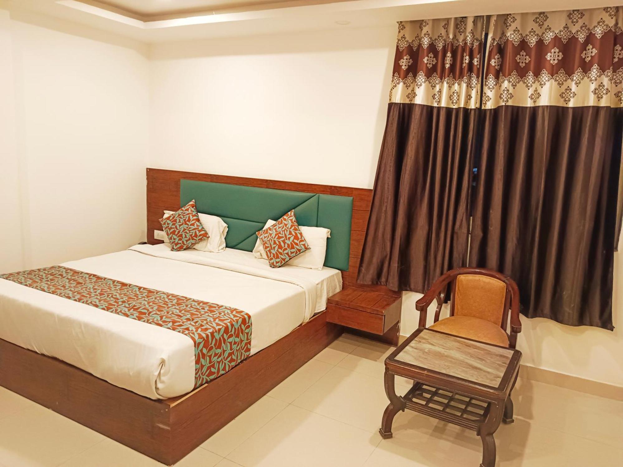 Hotel Royal Tark Plaza Near Igi Airport Delhi 4*