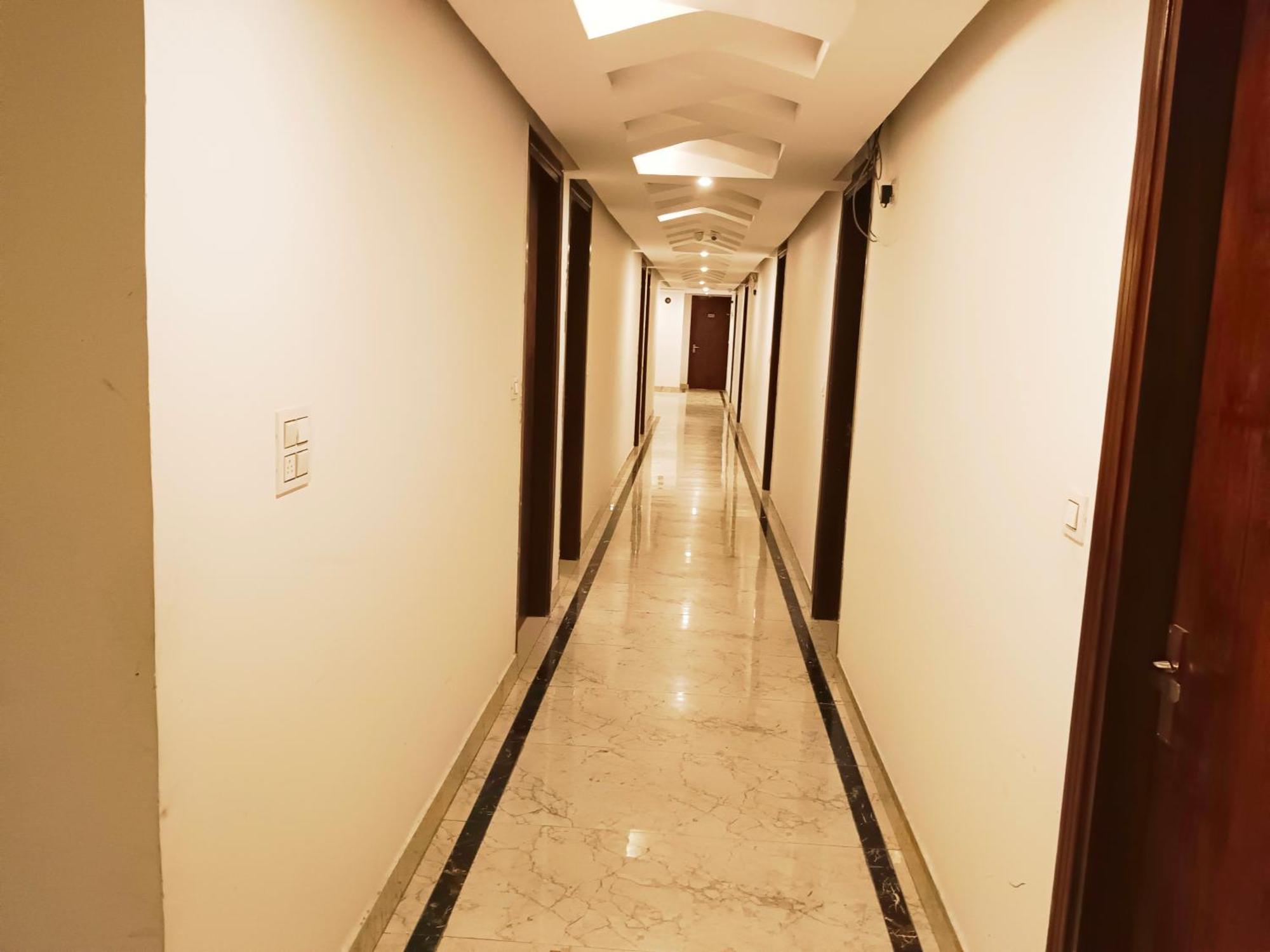 Royal Tark Plaza Near Igi Airport Delhi 4* New Delhi