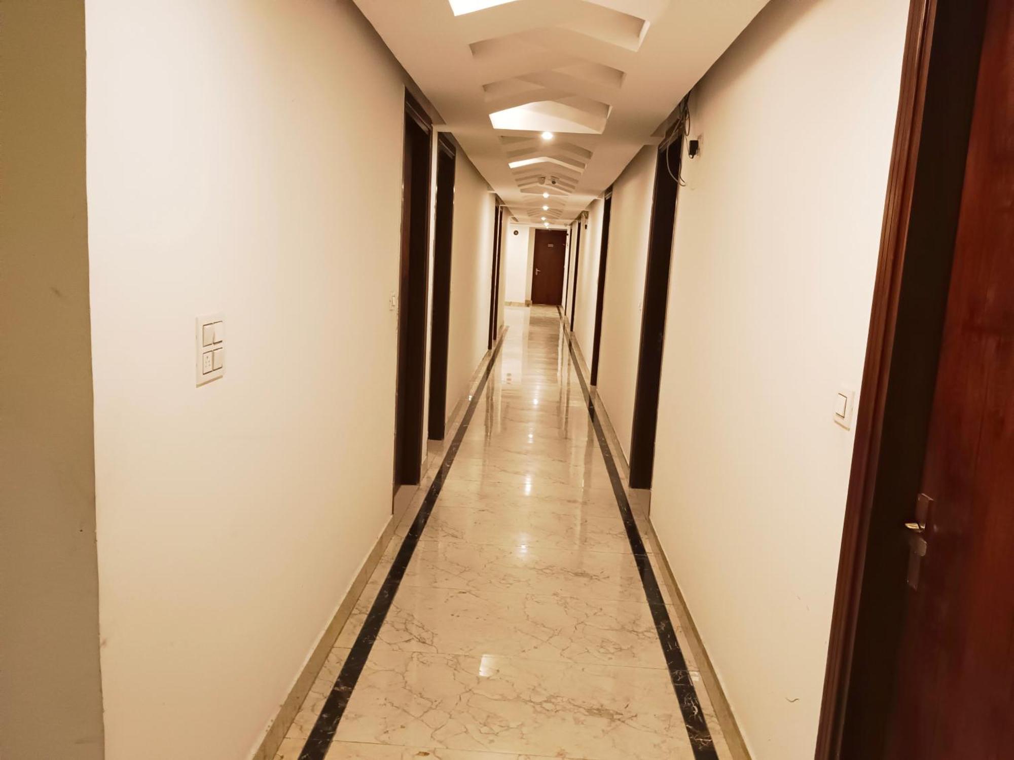 Hotel Royal Tark Plaza Near Igi Airport Delhi