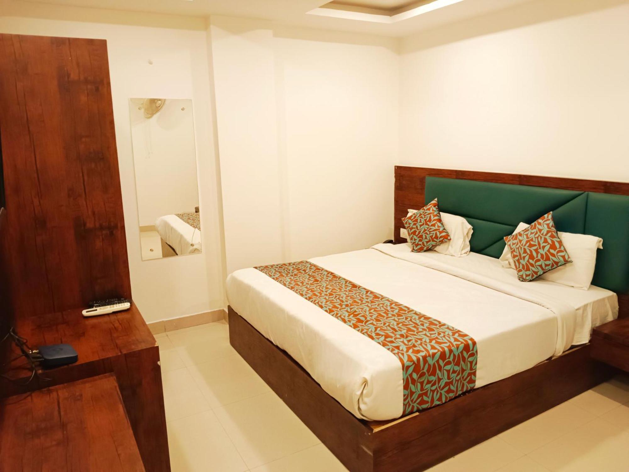 Hotel Royal Tark Plaza Near Igi Airport Delhi New Delhi