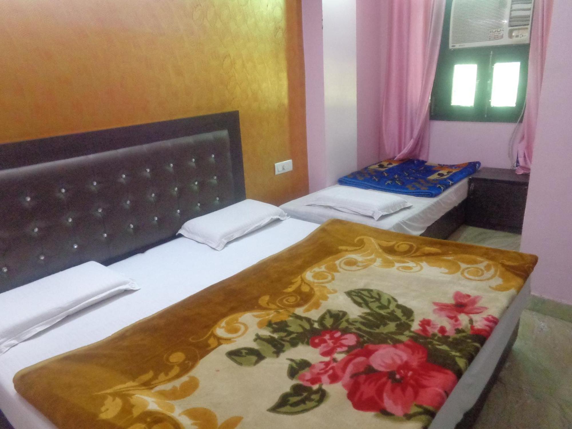 Raj International Dx In-front Of Sarai Rohilla Station 3* Delhi (National Capital Territory of India)