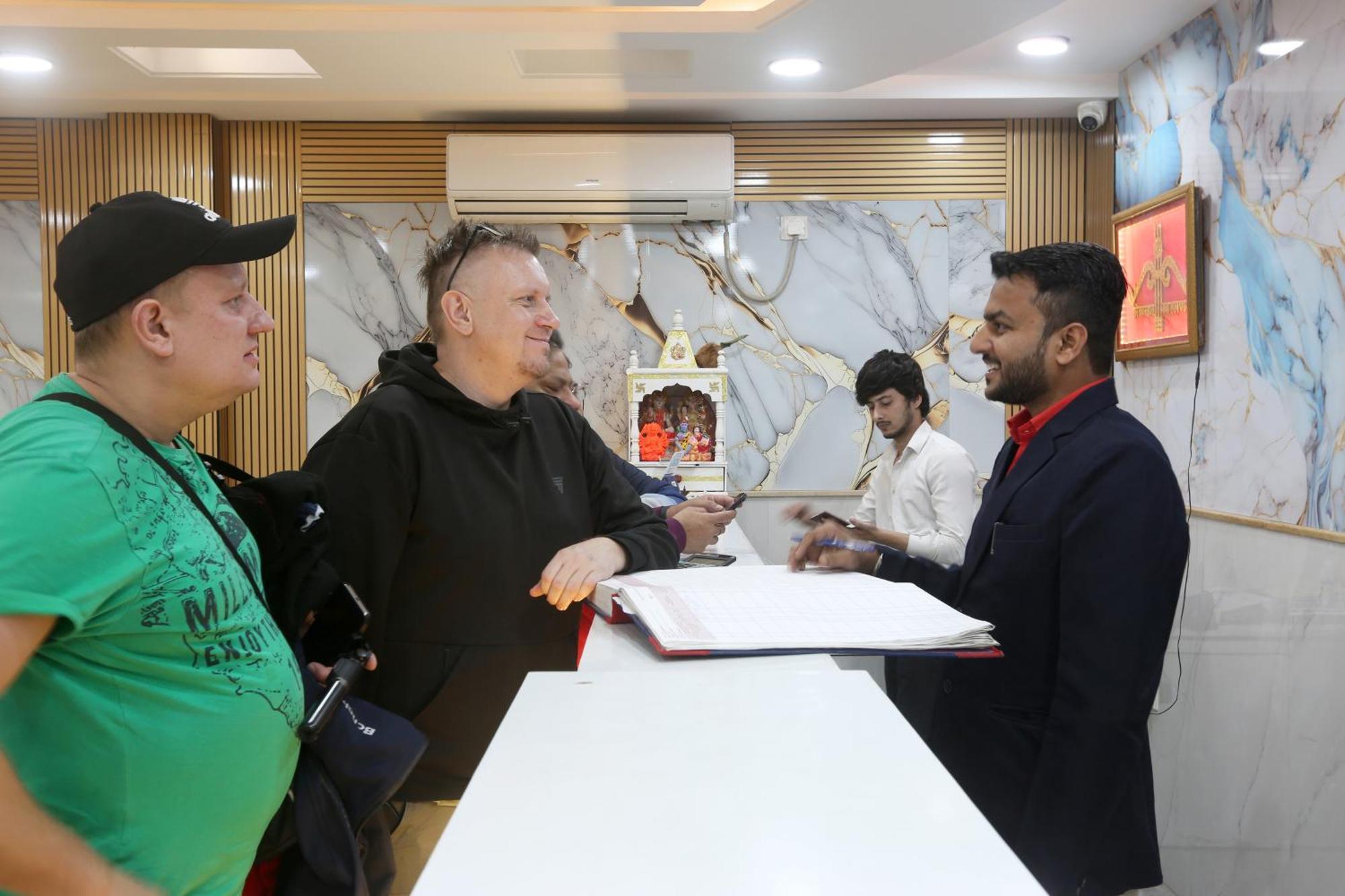 Hotel Belwoood Near Delhi Airport New Delhi