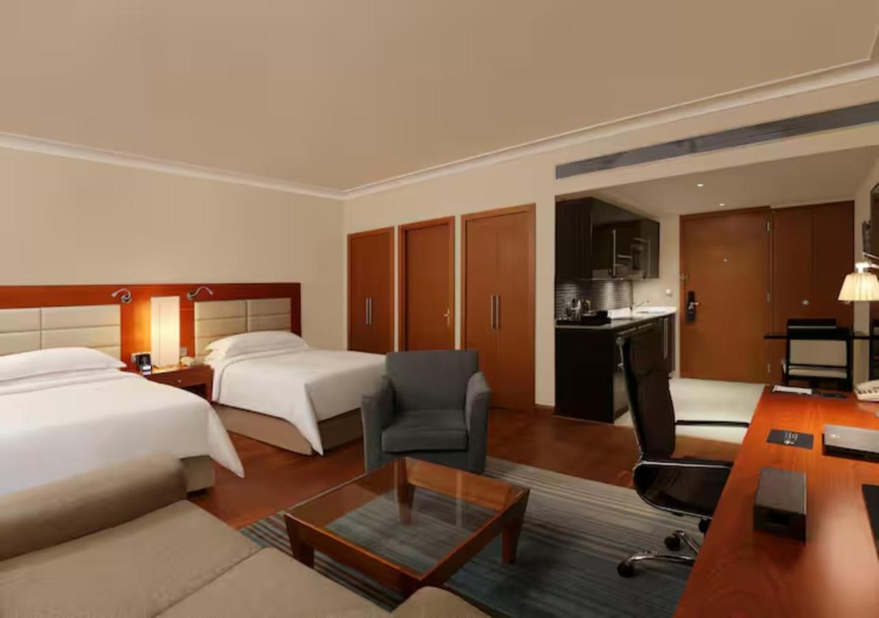 Hotel Belwoood Near Delhi Airport