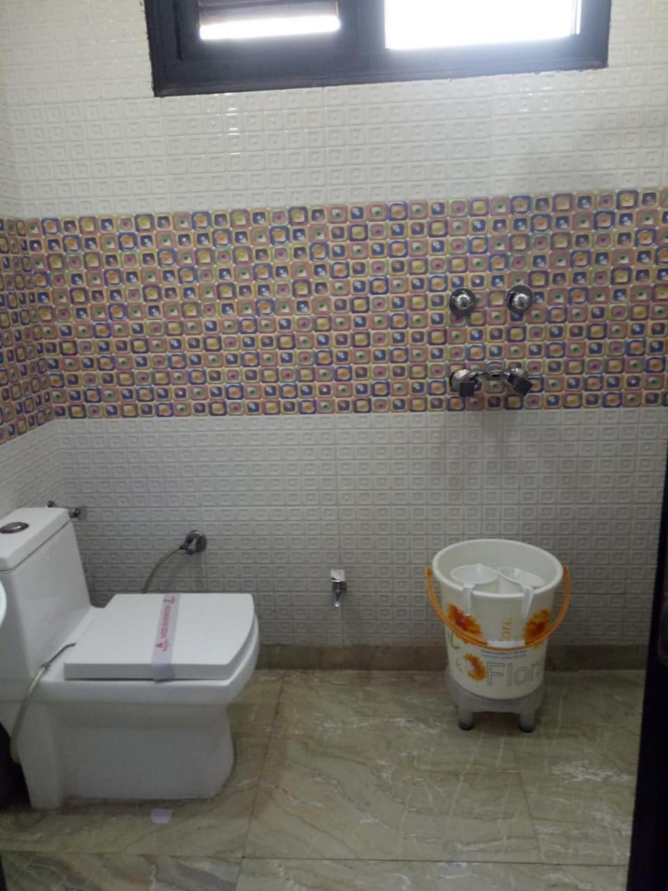 Hotel Raj International Dx In-front Of Sarai Rohilla Station 3*