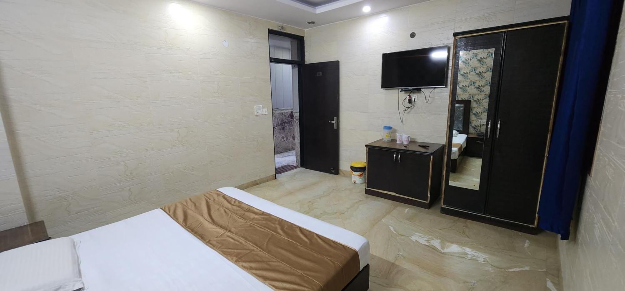 Raj International Dx In-front Of Sarai Rohilla Station 3* Delhi (National Capital Territory of India)