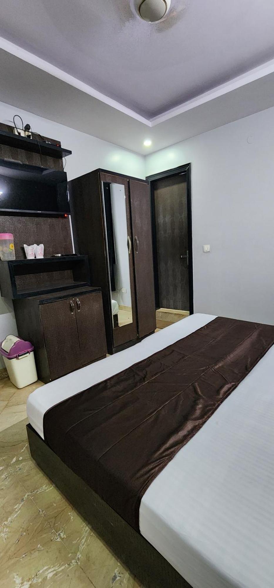 Raj International Dx In-front Of Sarai Rohilla Station 3* Delhi (National Capital Territory of India)