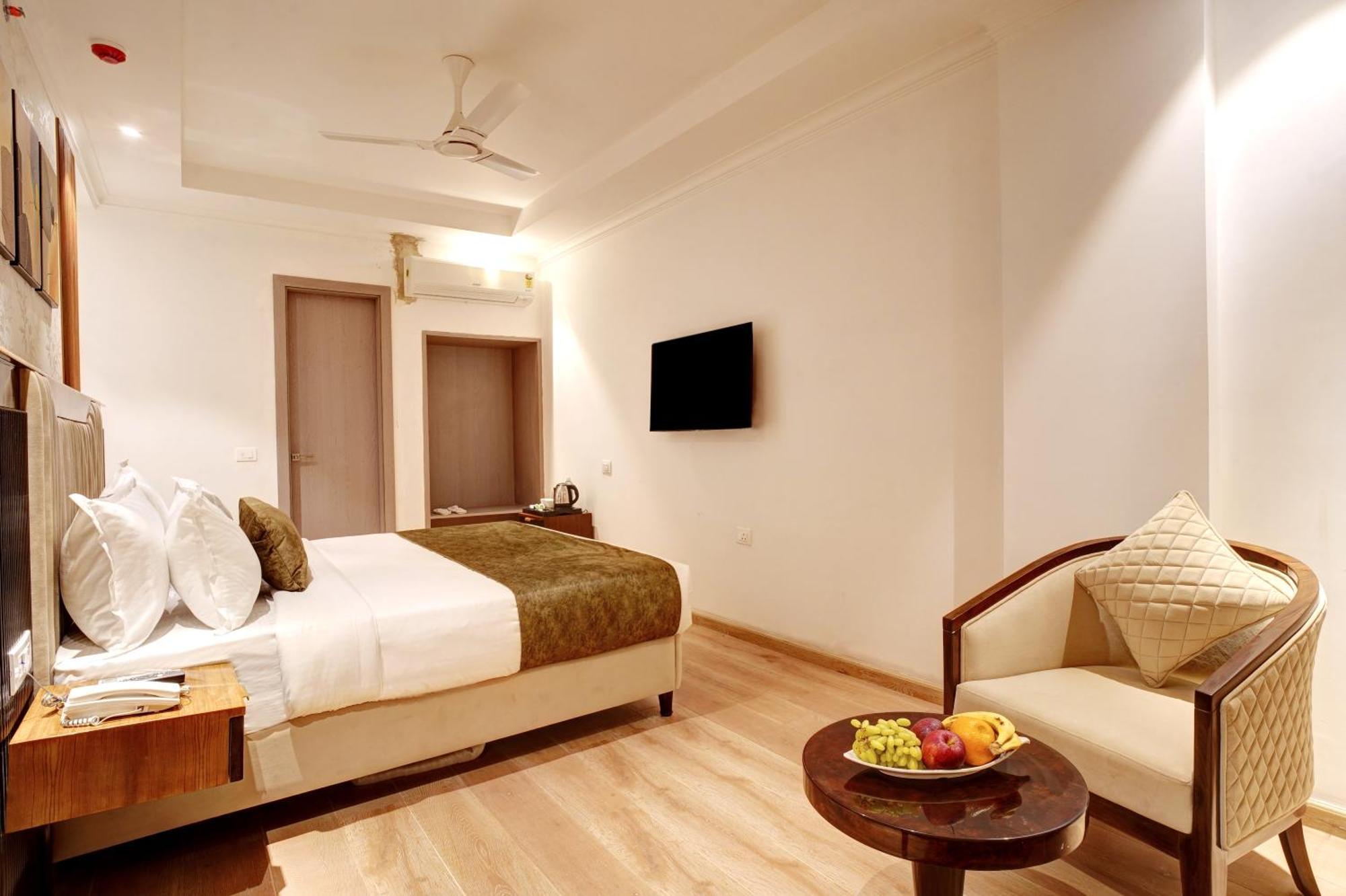 Hotel Iva Premium Delhi Airport 4*
