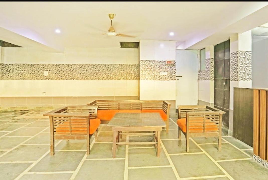 Stay' Couple Friendly Hotel