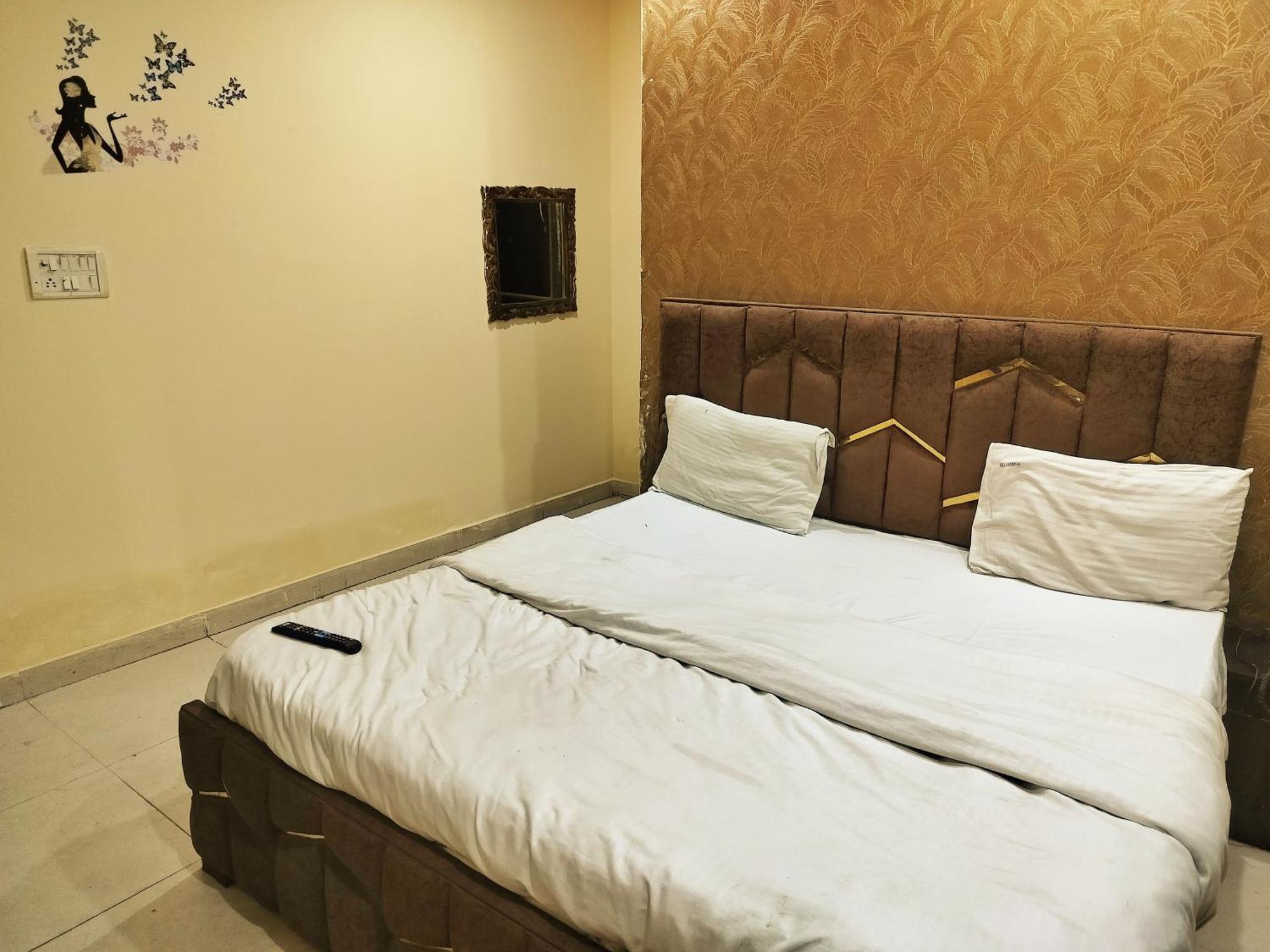 Stay' Couple Friendly Hotel
