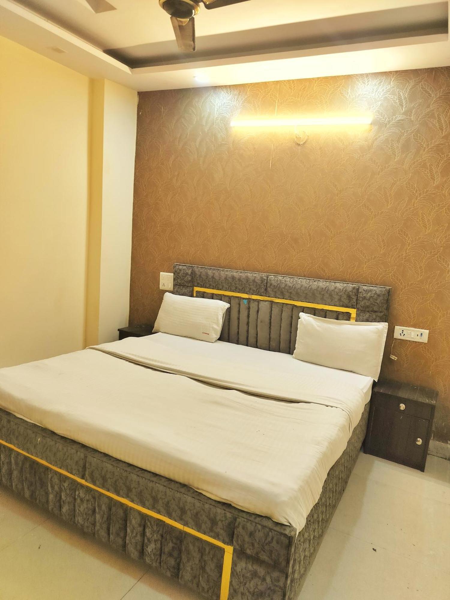 Hotel Stay' Couple Friendly New Delhi