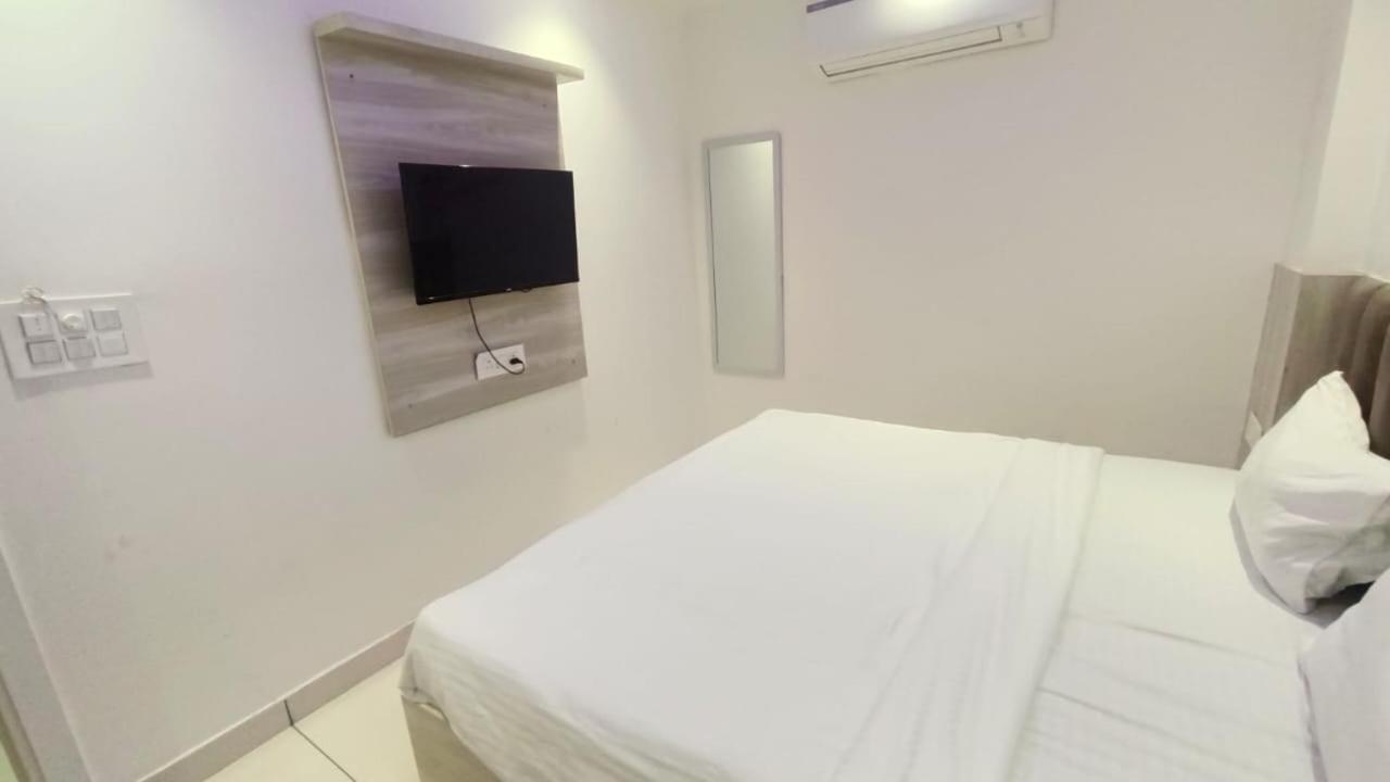 Hotel Chilly Near Adarsh Nagar Metro Station Delhi (National Capital Territory of India)