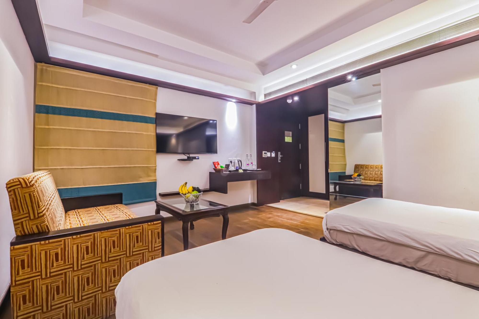 Hotel Godwin Deluxe -Free Airport Pickup -Traveller'S Choice Award Winner 2025 Hotel