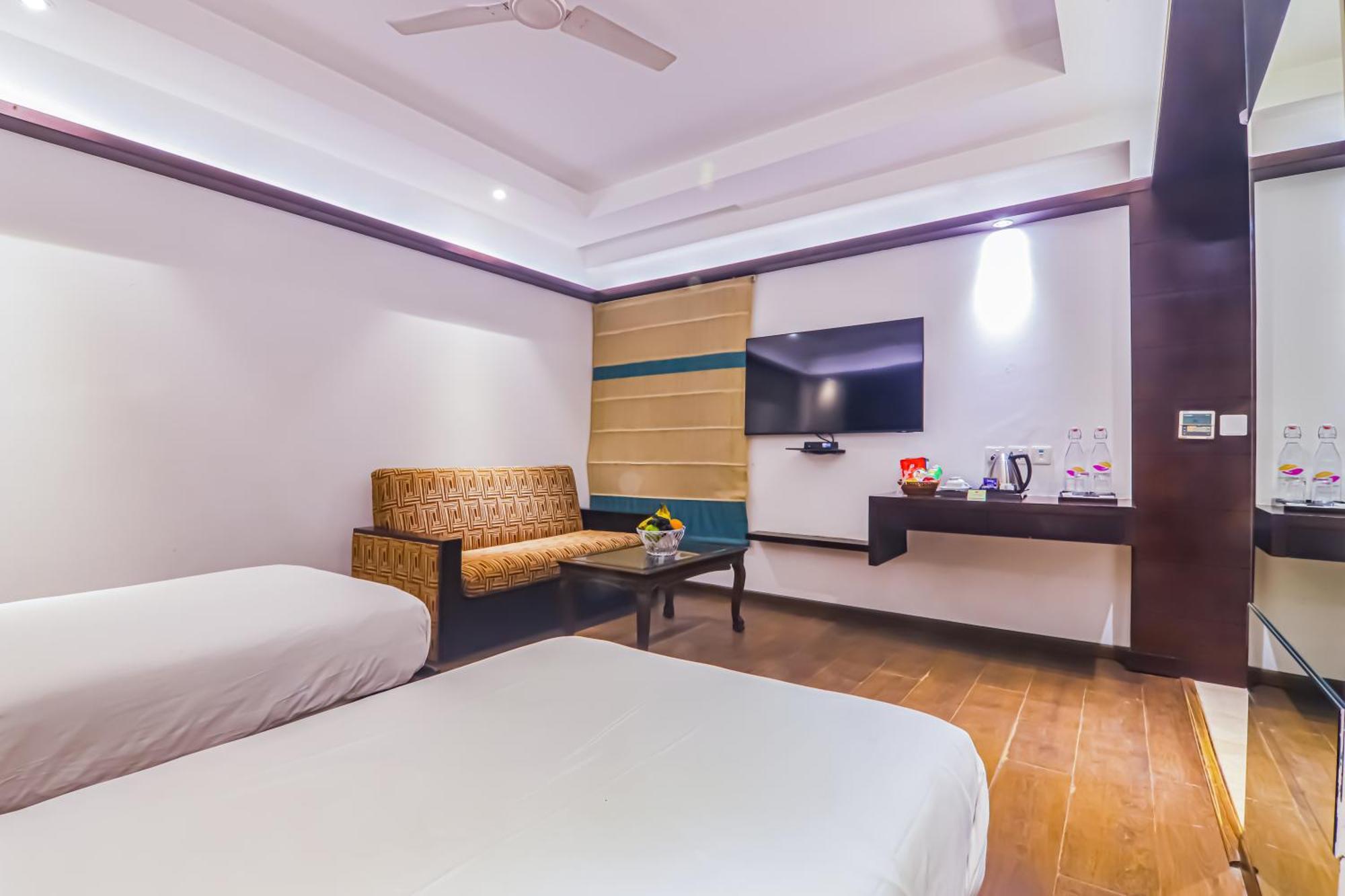 Hotel Godwin Deluxe -Free Airport Pickup -Traveller'S Choice Award Winner 2025 4*