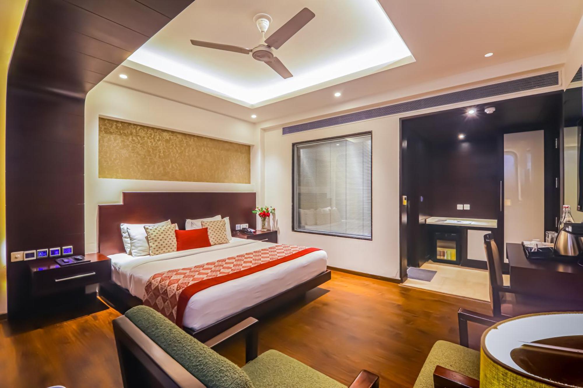 Hotel Hotel Godwin Deluxe -Free Airport Pickup -Traveller'S Choice Award Winner 2025 4*