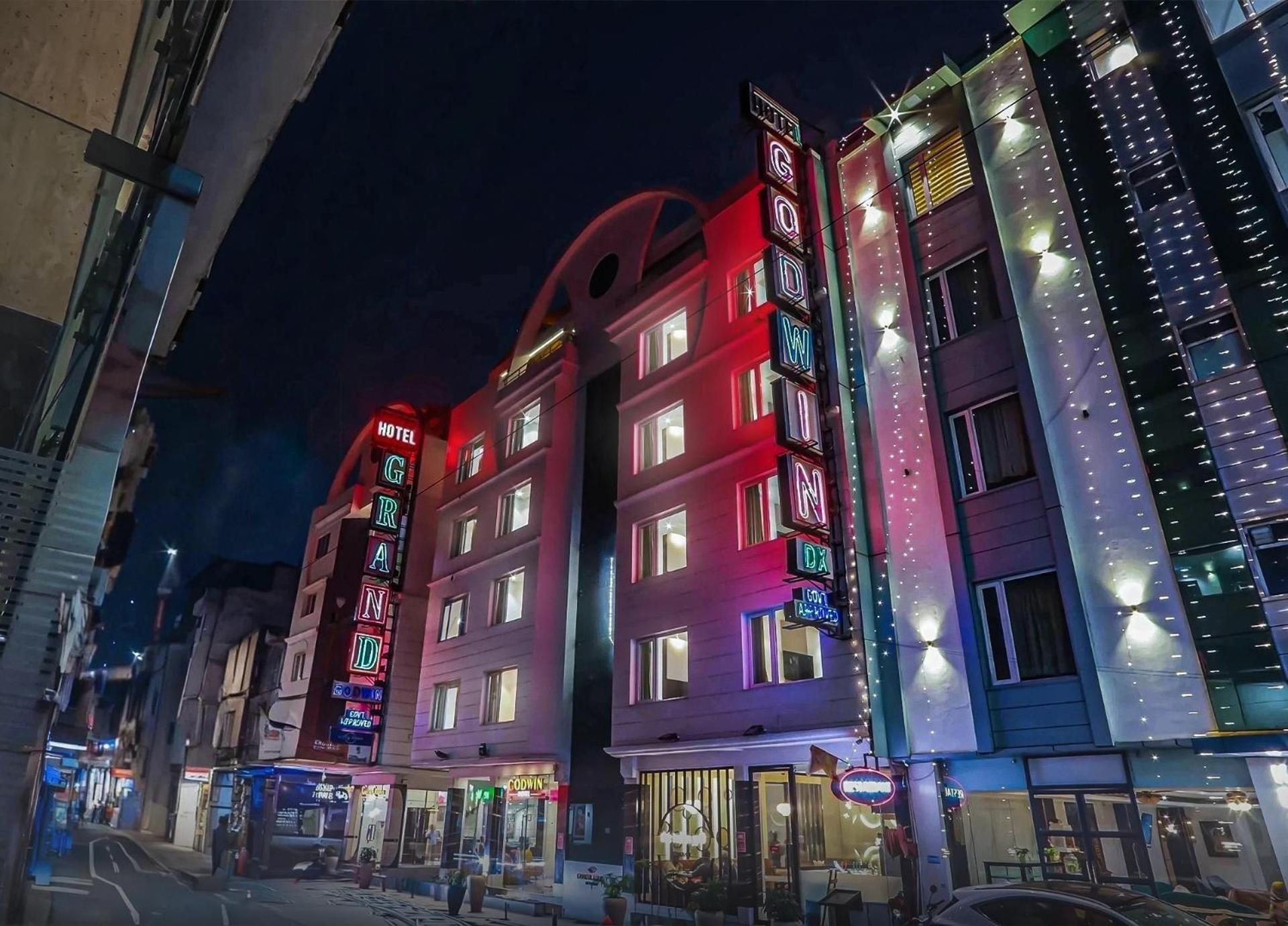 Hotel Godwin Deluxe -Free Airport Pickup -Traveller'S Choice Award Winner 2025 Hotel