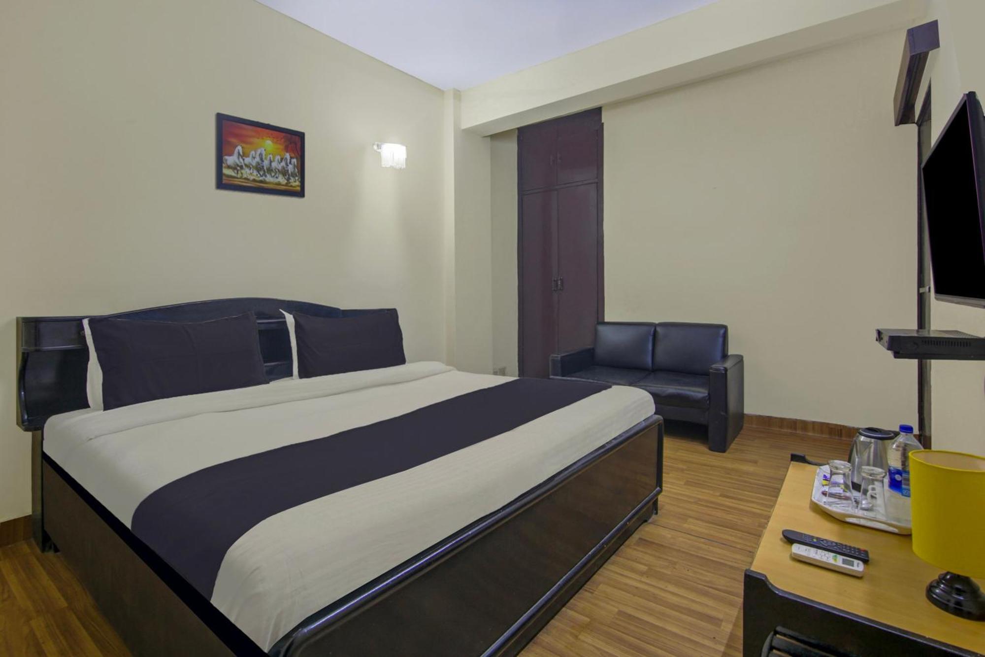 Hotel Hotel O Malhotra Bnb
