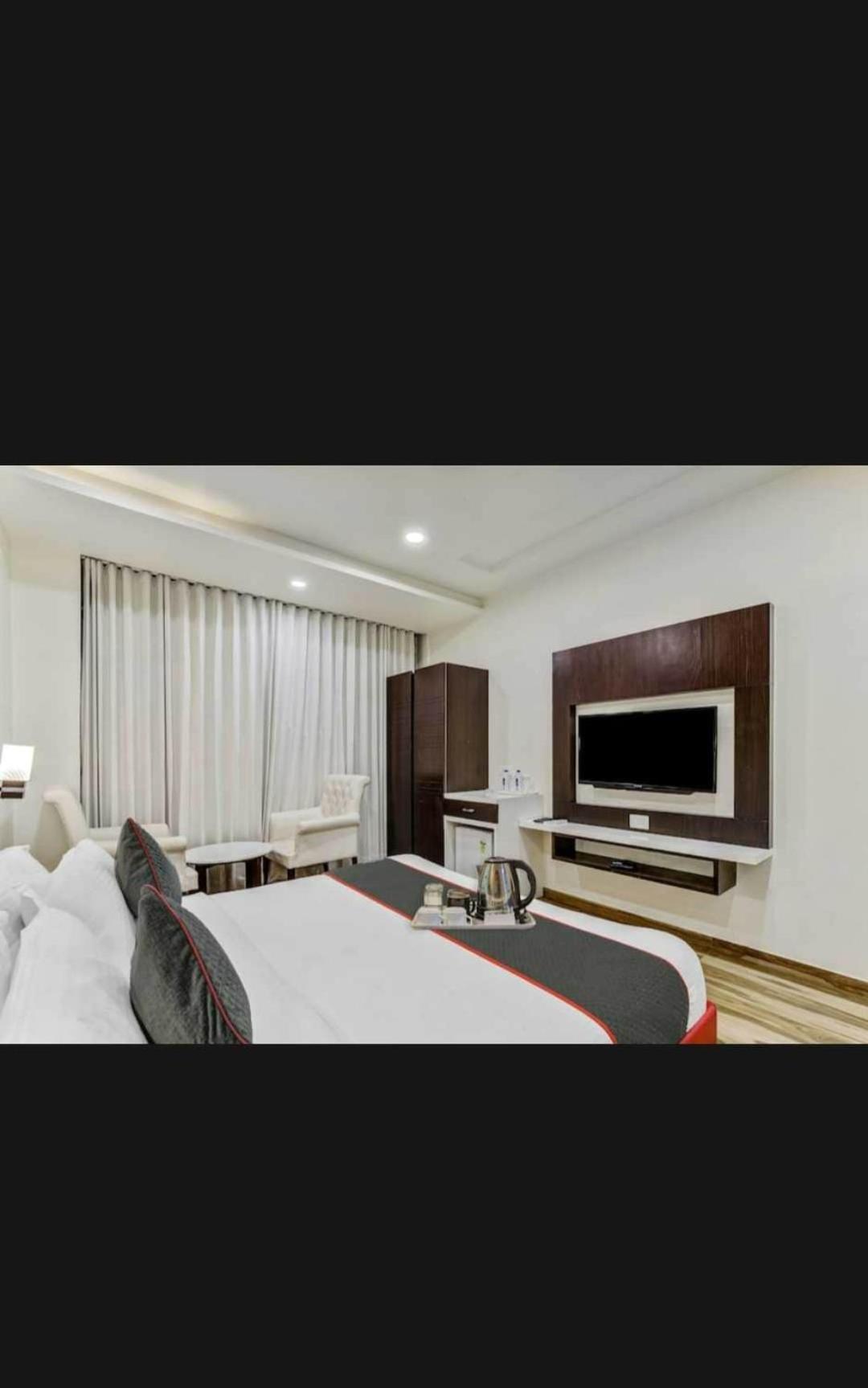 Super O Raas Near Samaypur Badli Metro Station 3* Delhi (National Capital Territory of India)