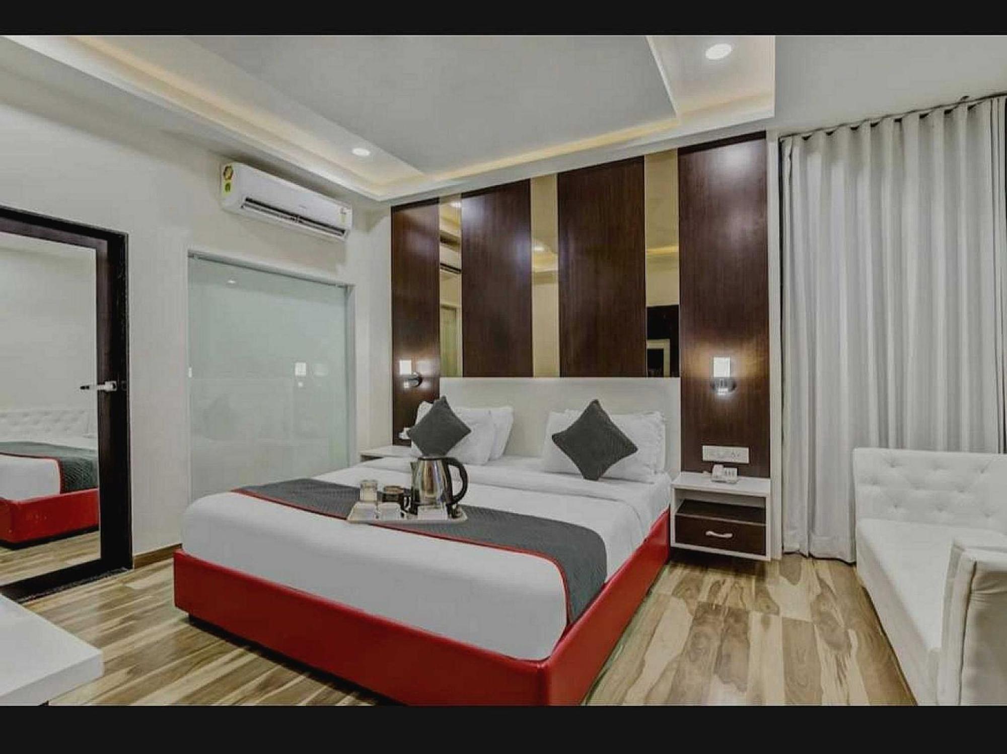 Super O Raas Near Samaypur Badli Metro Station