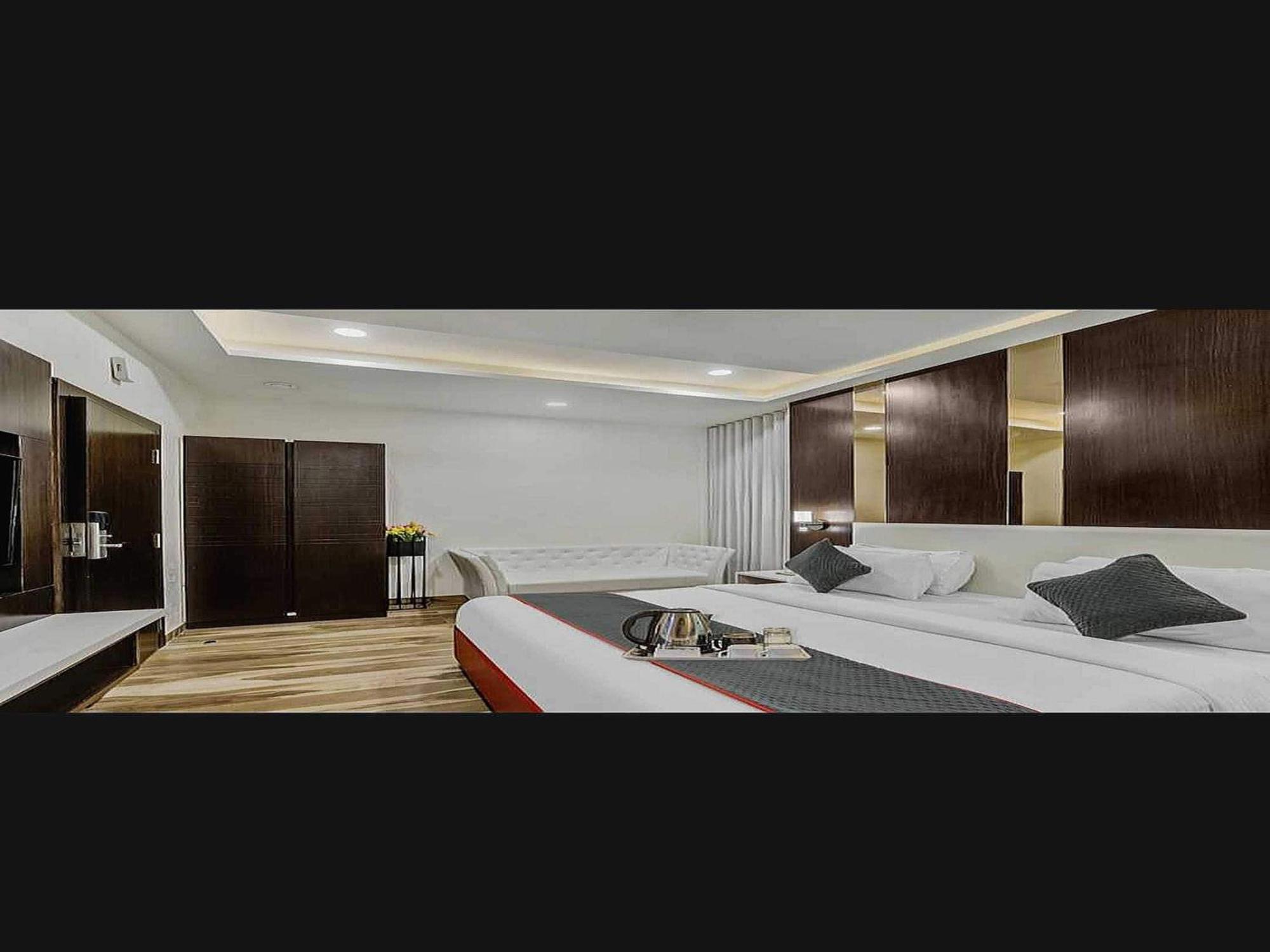 Hotel Super O Raas Near Samaypur Badli Metro Station 3*