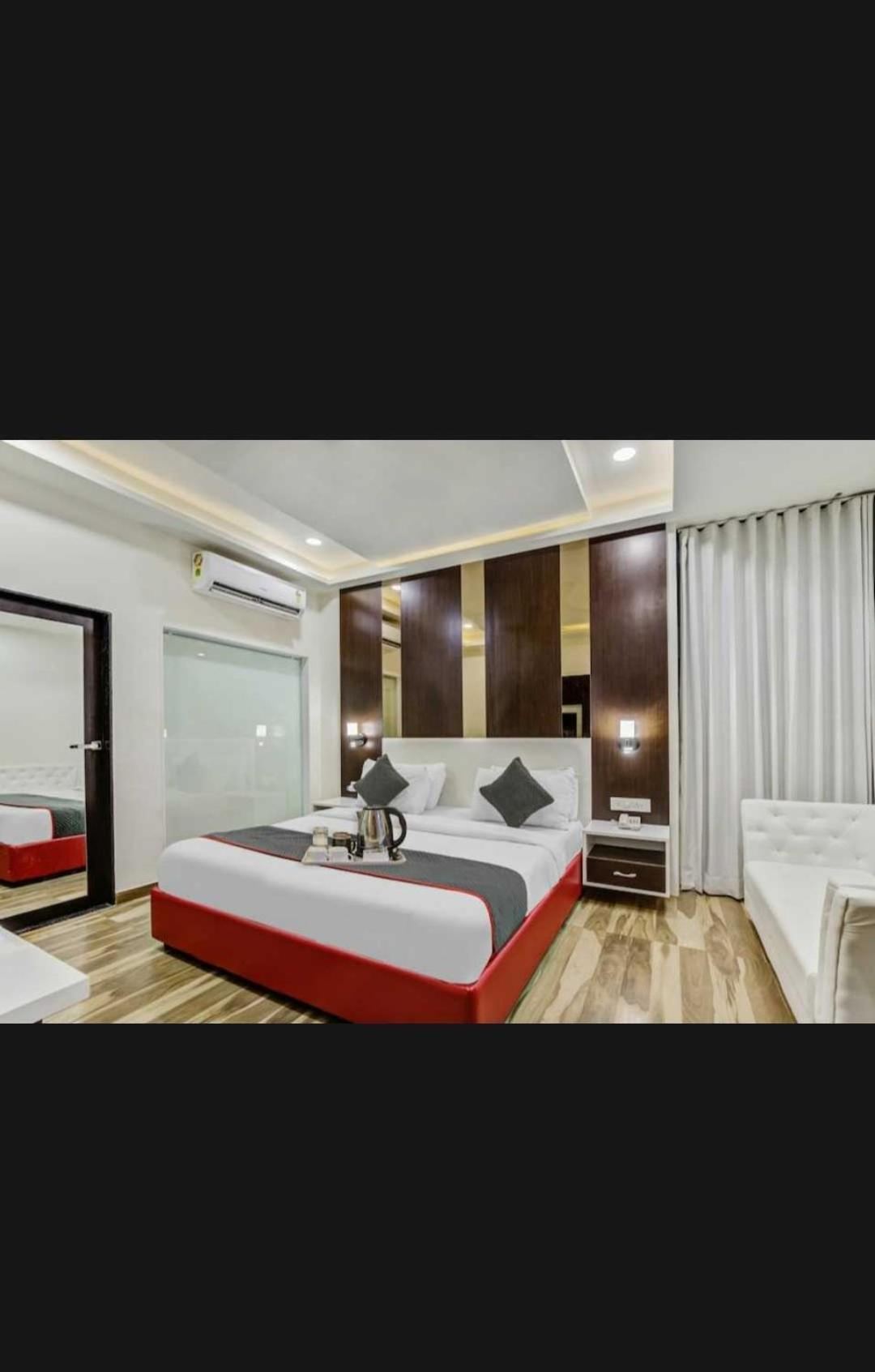 Hotel Super O Raas Near Samaypur Badli Metro Station