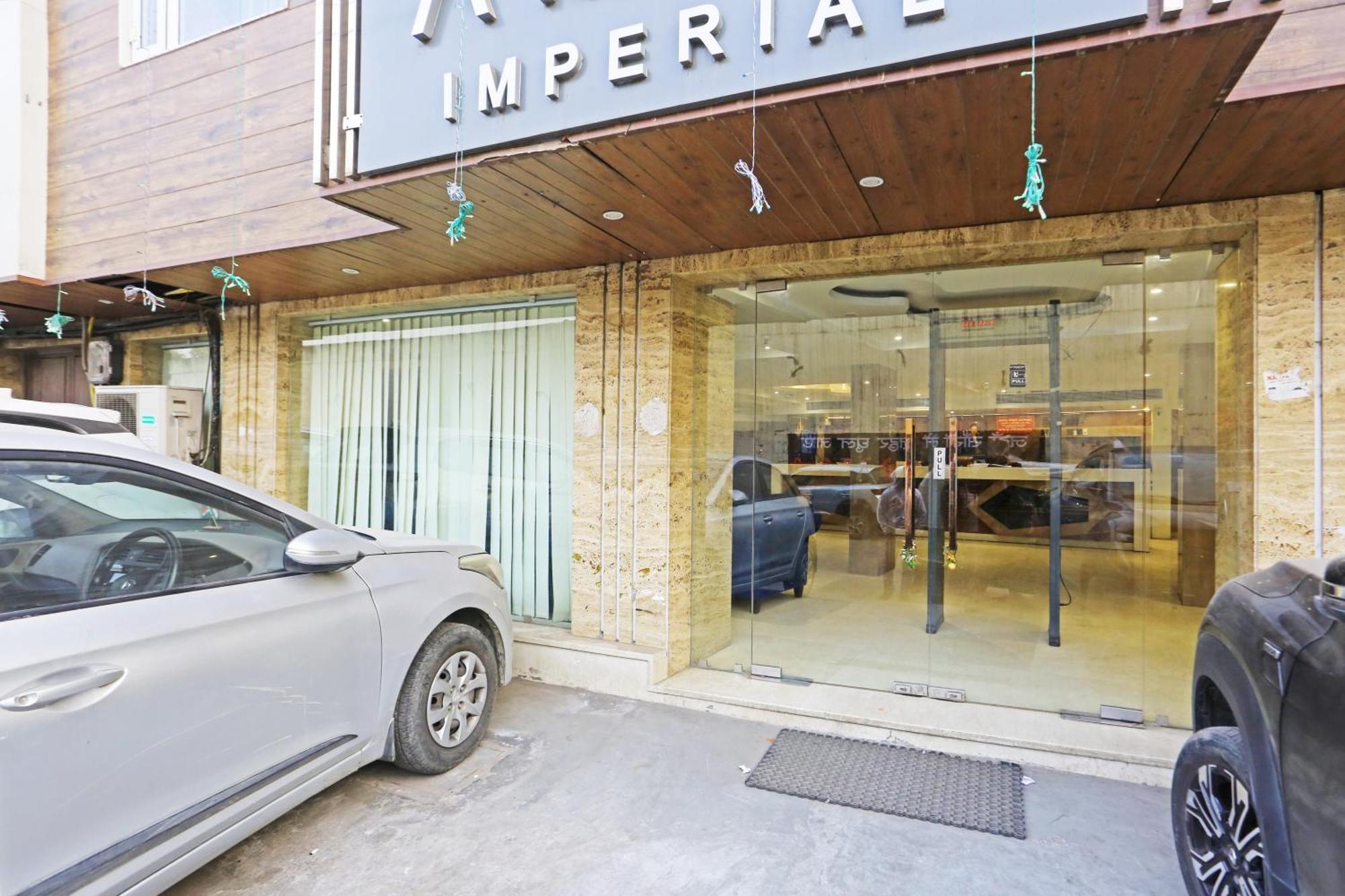 Hotel Aman Imperial Just A Minute Away From Railway Station And Connaught Place 4*