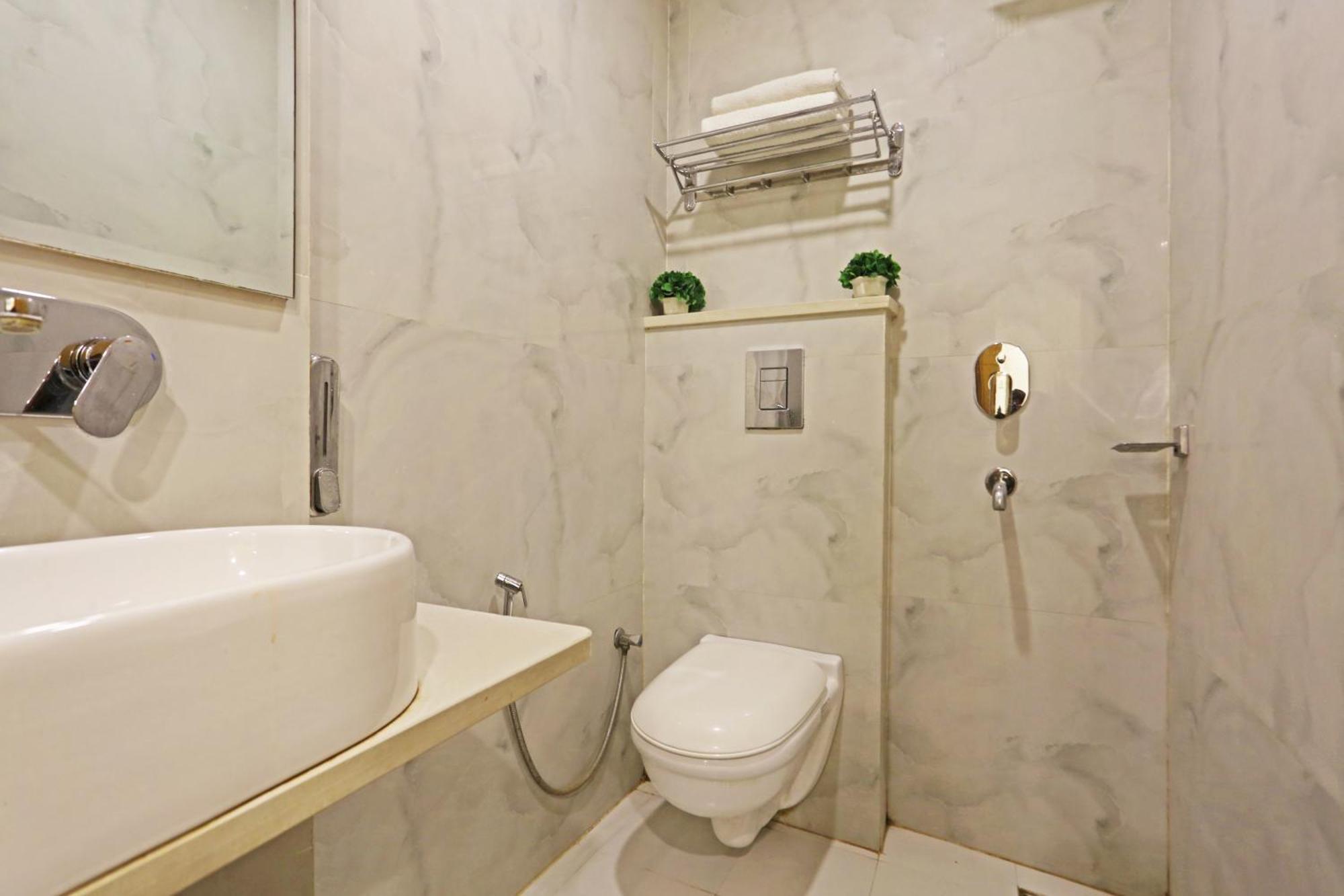 Hotel Aman Imperial Just A Minute Away From Railway Station And Connaught Place New Delhi