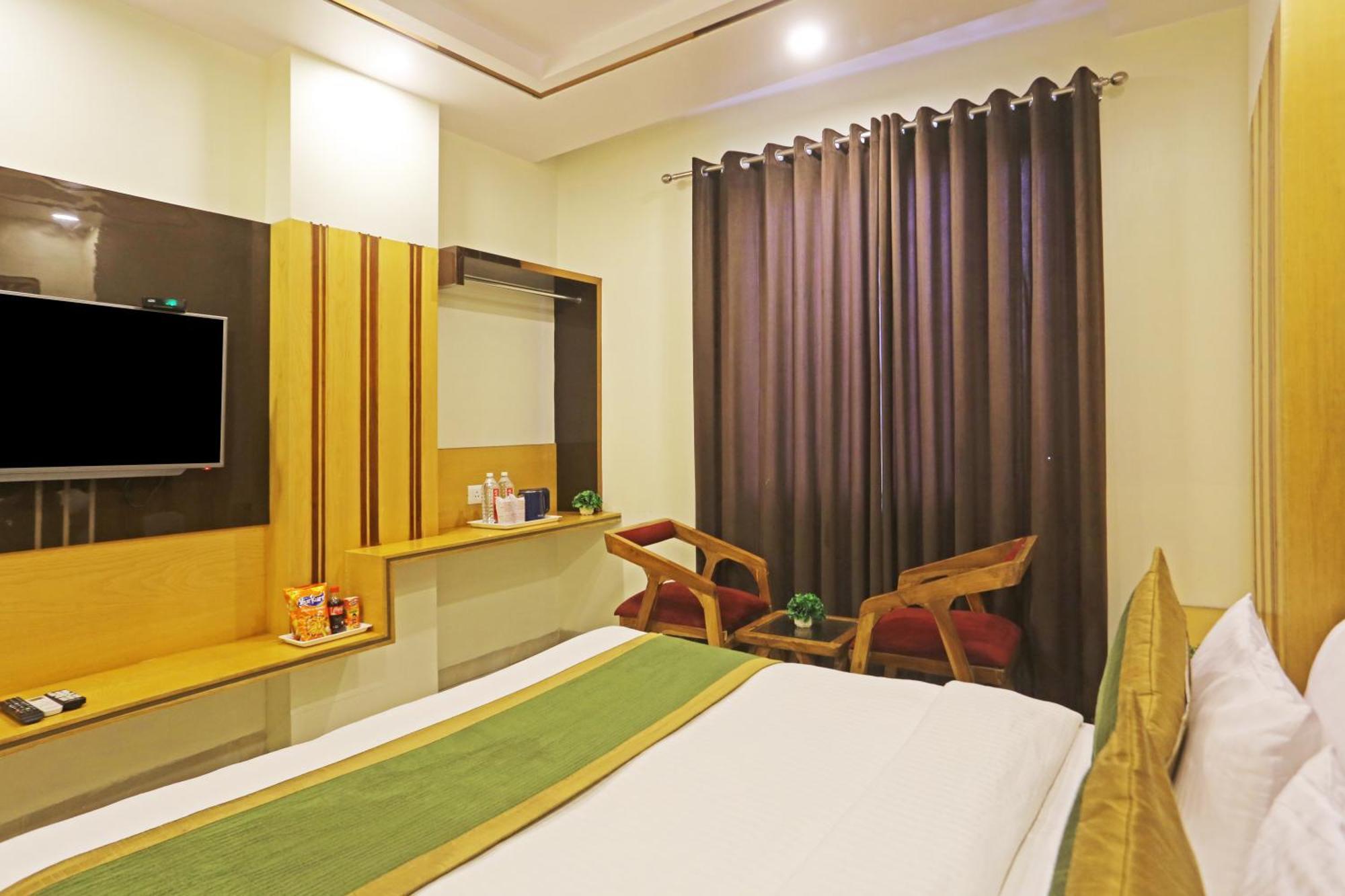 Aman Imperial Just A Minute Away From Railway Station And Connaught Place 4*