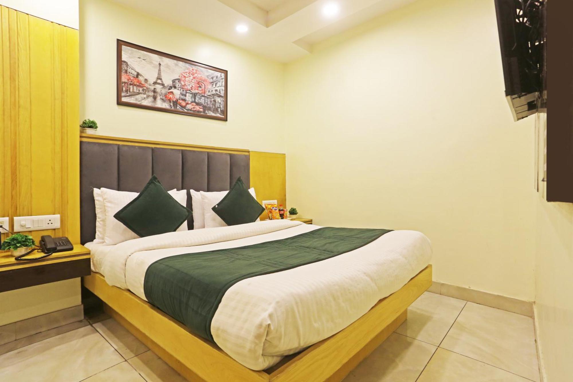 Aman Imperial Just A Minute Away From Railway Station And Connaught Place Hotel