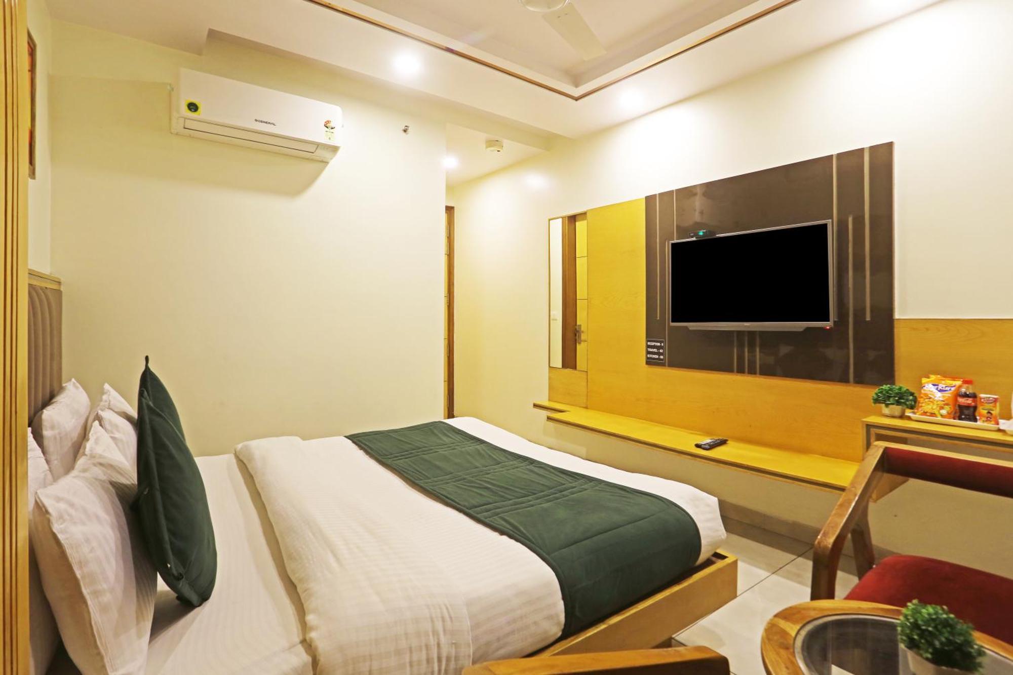 Aman Imperial Just A Minute Away From Railway Station And Connaught Place Hotel 4*