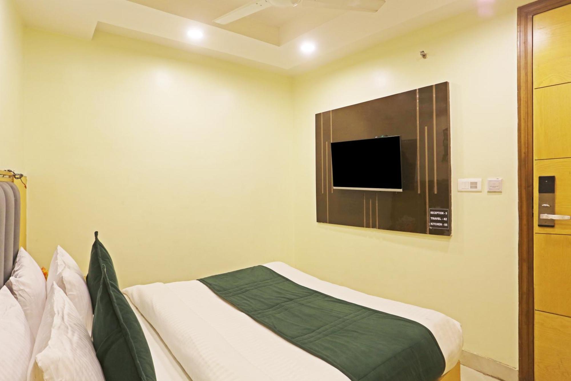 Aman Imperial Just A Minute Away From Railway Station And Connaught Place