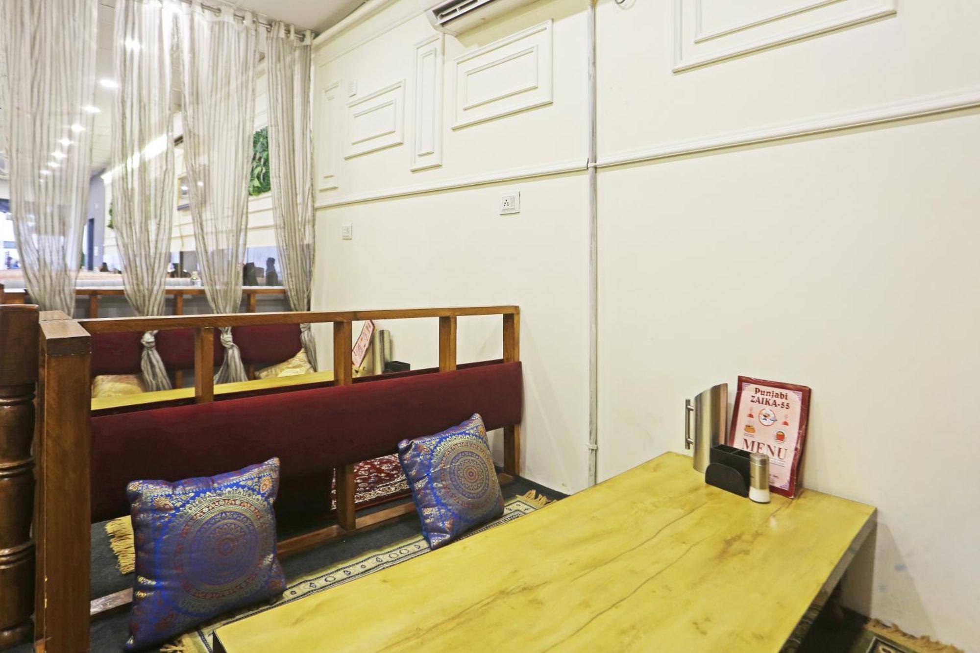 Hotel Aman Imperial Just A Minute Away From Railway Station And Connaught Place