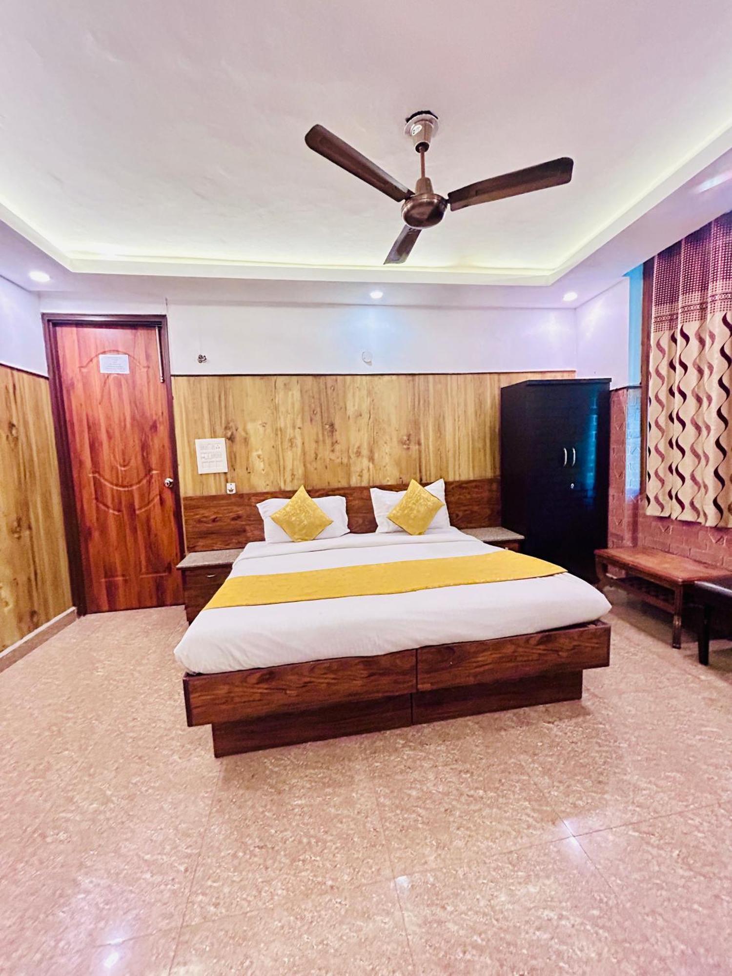 Hotel Satwah Just 10 Minute Away Form Nizamuddin Railway Station