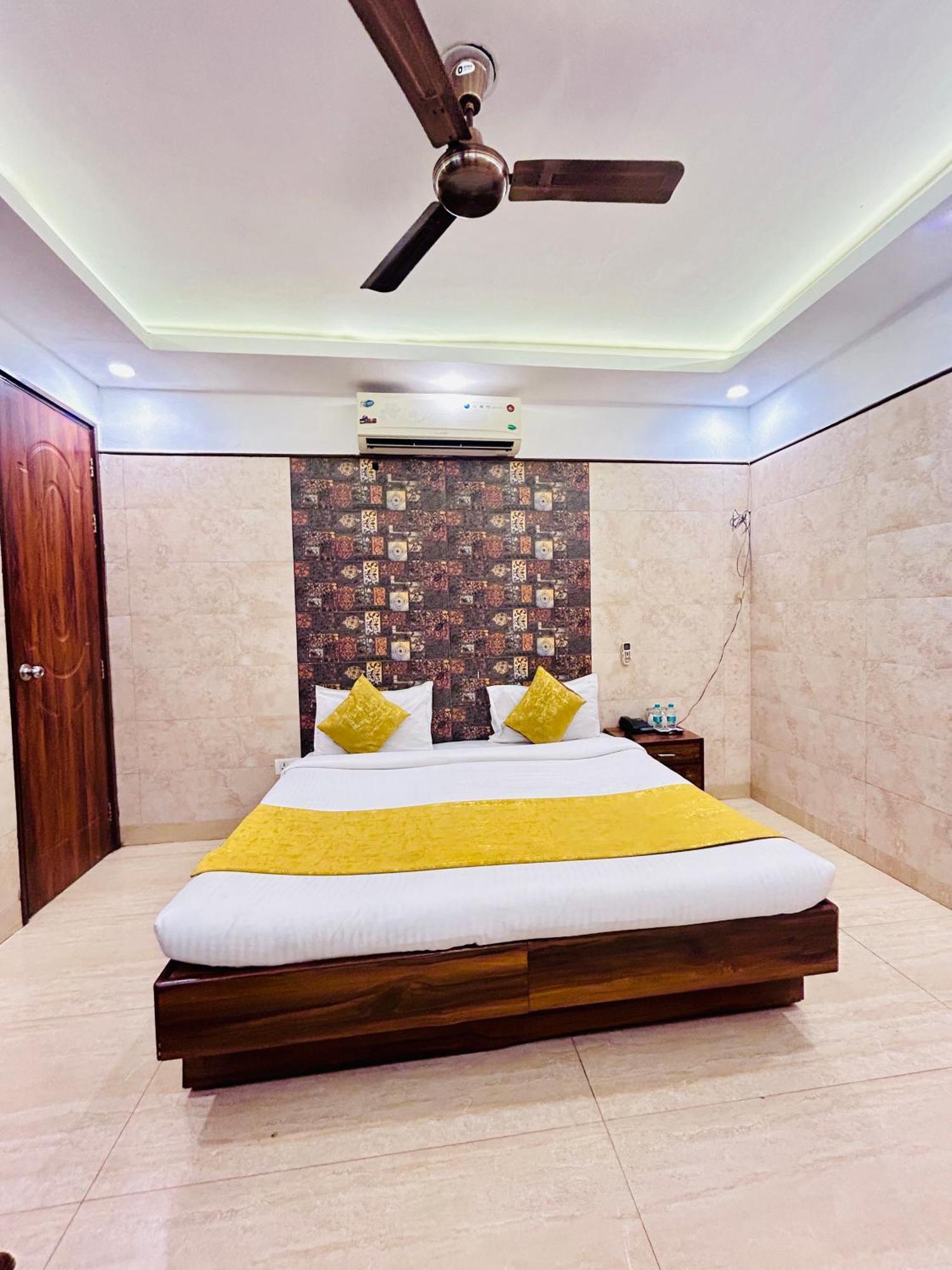 Hotel Satwah Just 10 Minute Away Form Nizamuddin Railway Station New Delhi