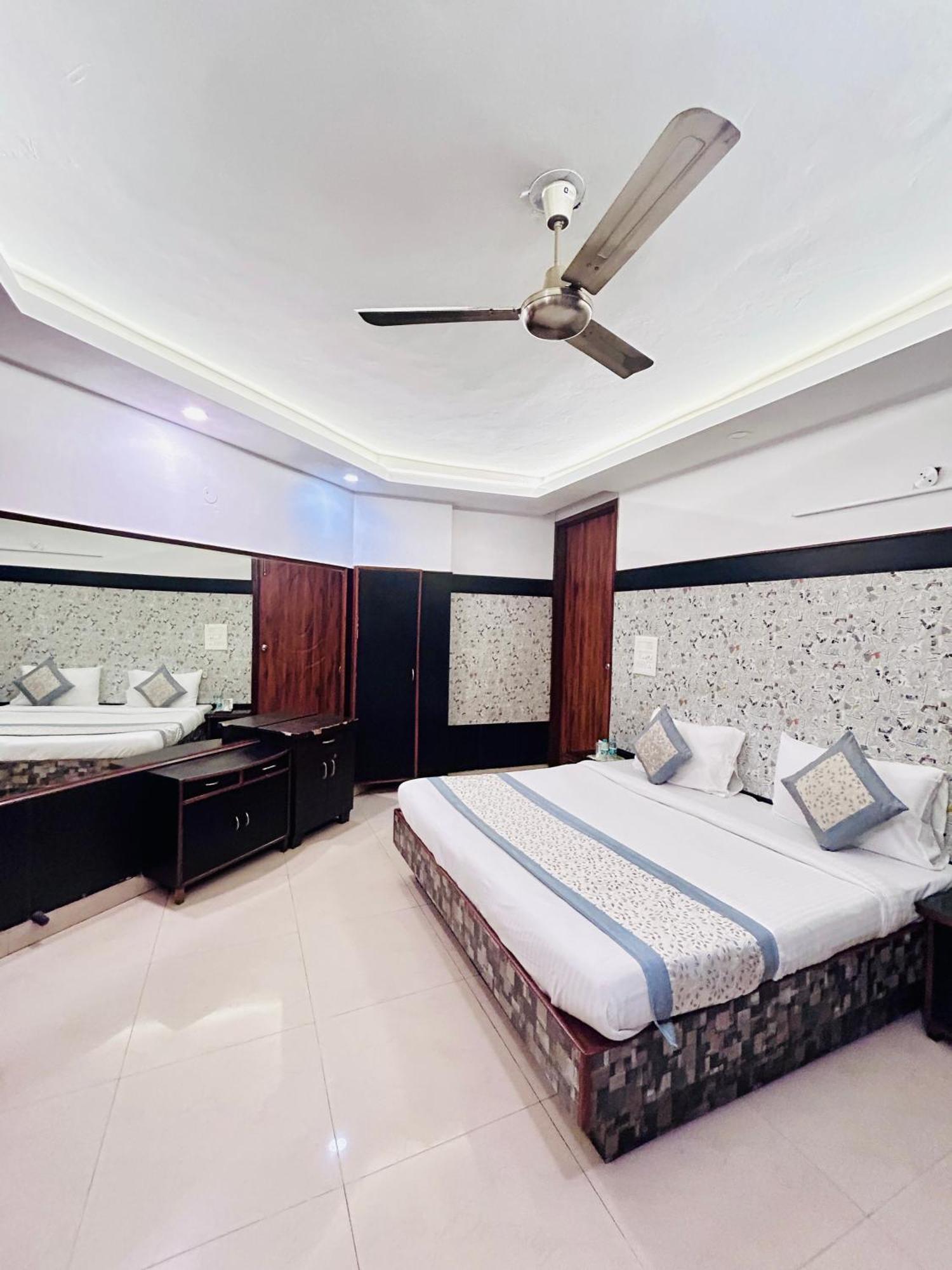 Hotel Satwah Just 10 Minute Away Form Nizamuddin Railway Station