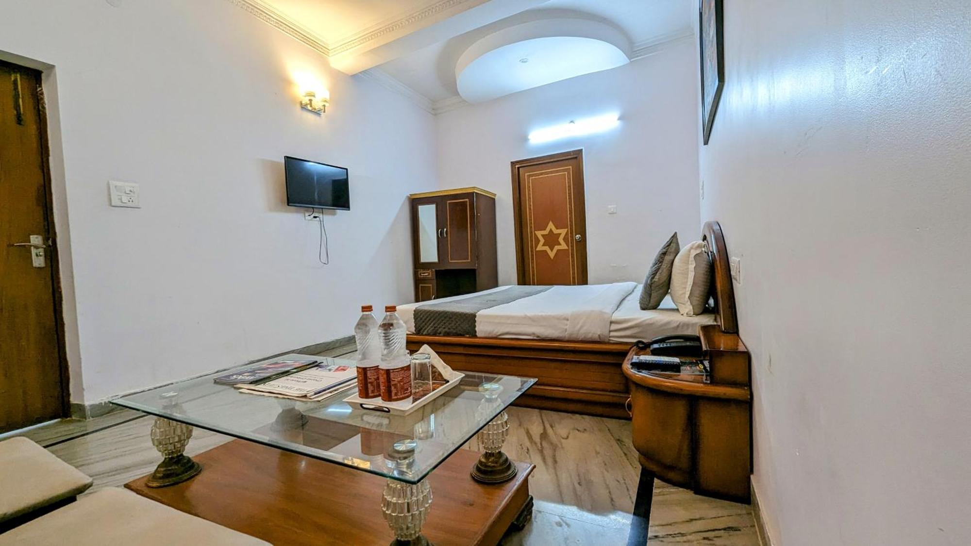 Hotel Lecston @yashobhoomi Dwarka Sector - 25 Metro Station