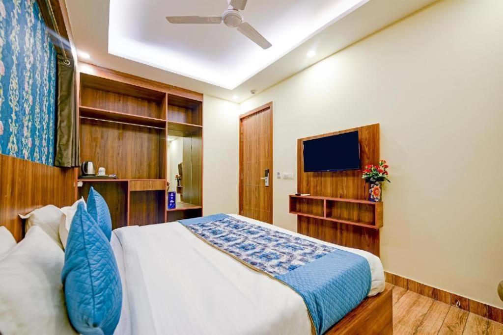 Rosewood Near Delhi Airport Hotel