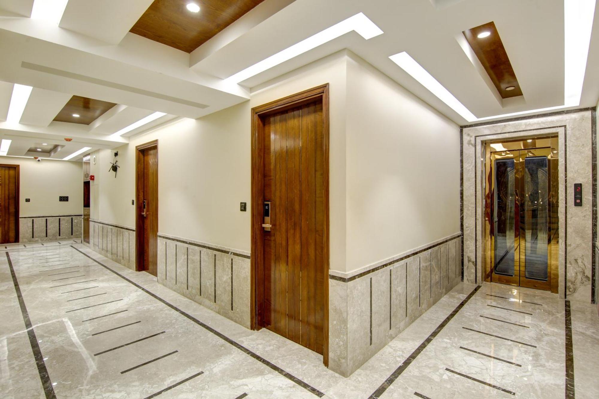 The Leena Interntional-Traveller'S Choice Top Winner 2025 Hotel New Delhi