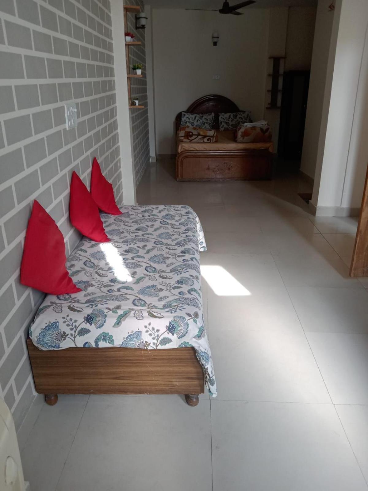 Southdelhi Apartment *