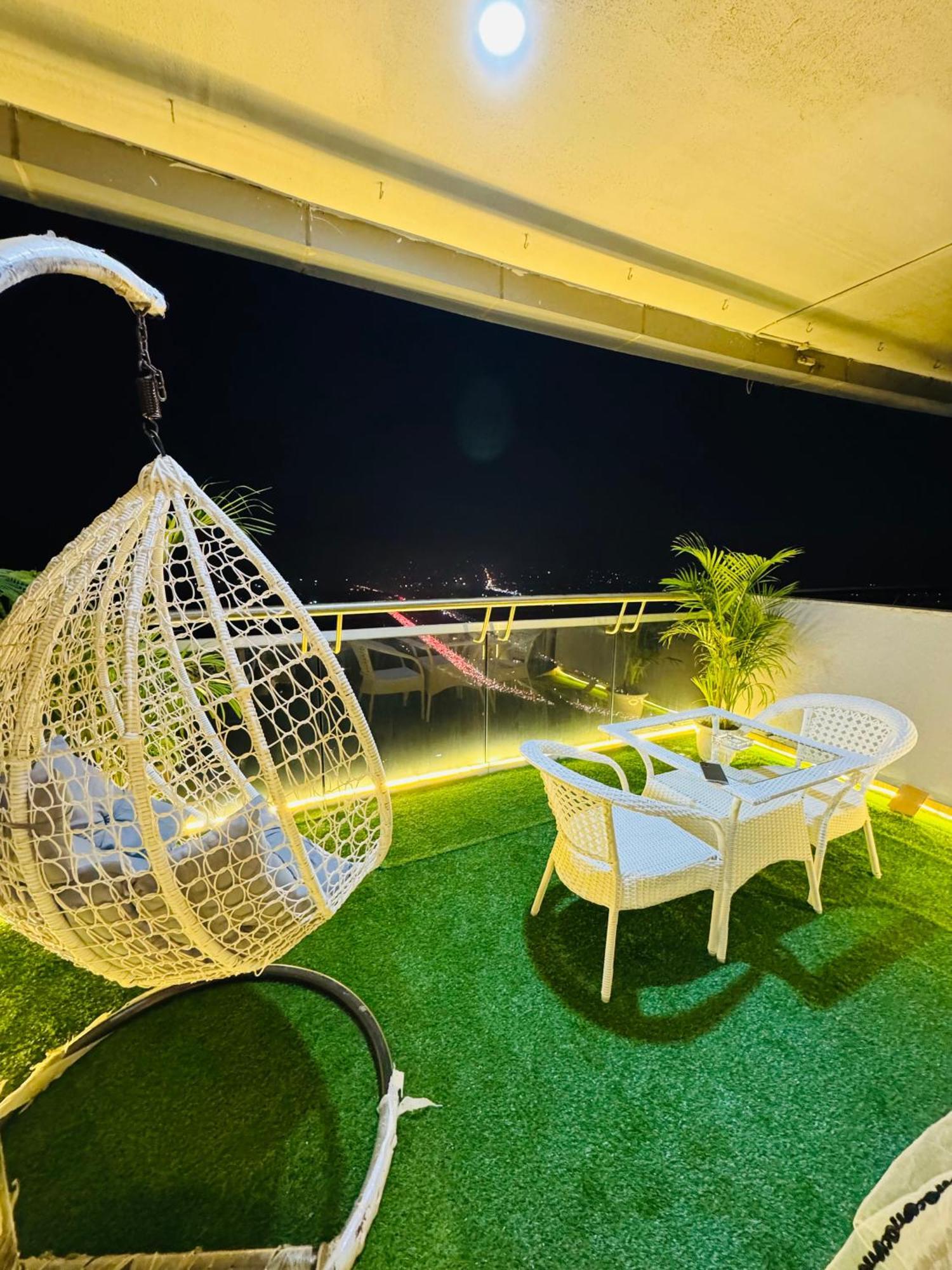 Suncatcher By Royal Reetreat Apartment New Delhi