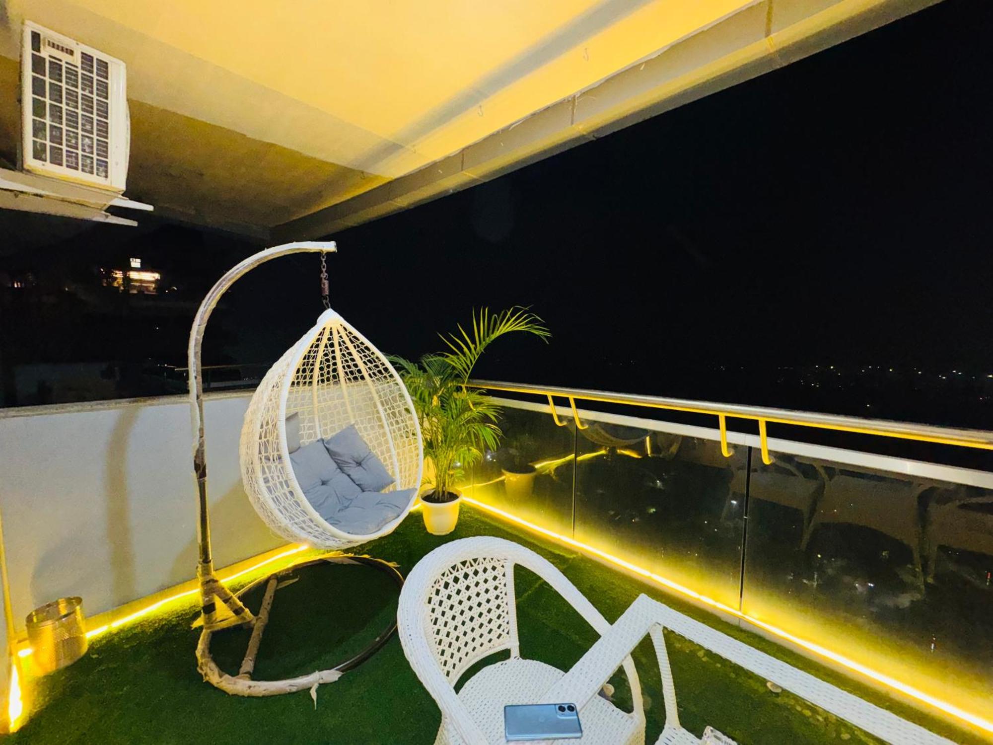 Suncatcher By Royal Reetreat Apartment New Delhi