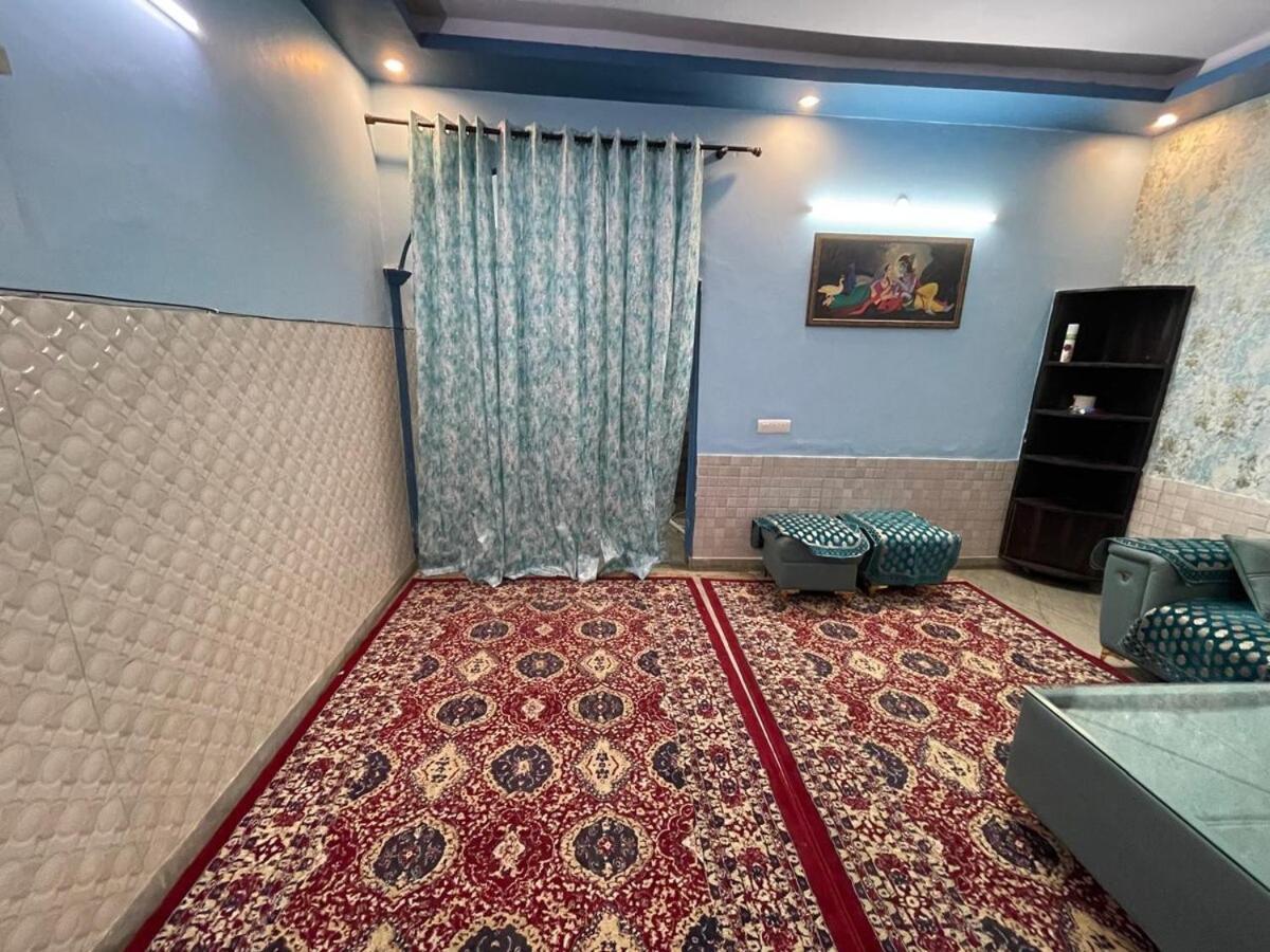 Dollar Holiday home *