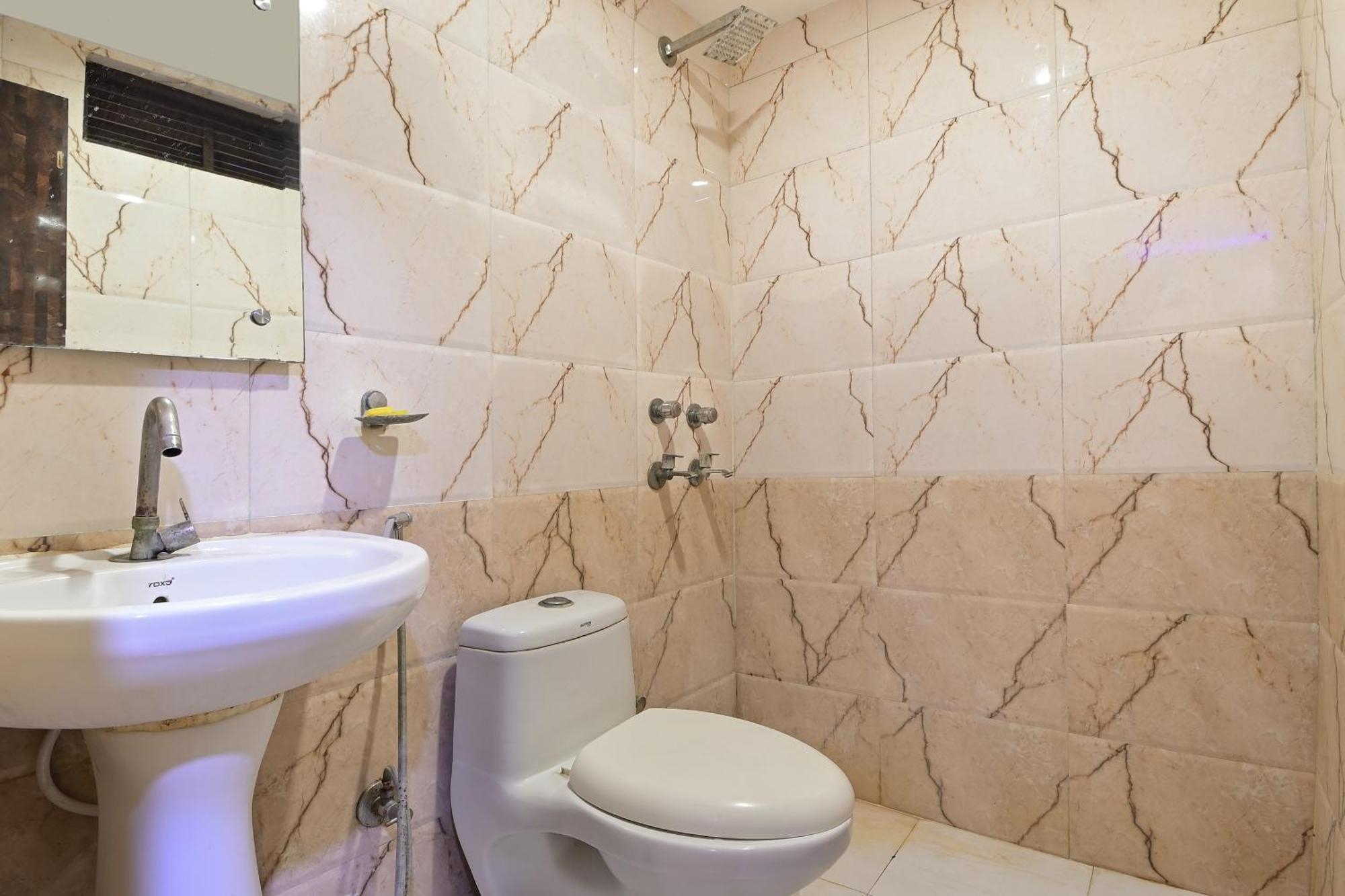 Glow Paharganj-3 Mins Walk From Railway Station Hotel Nova Deli