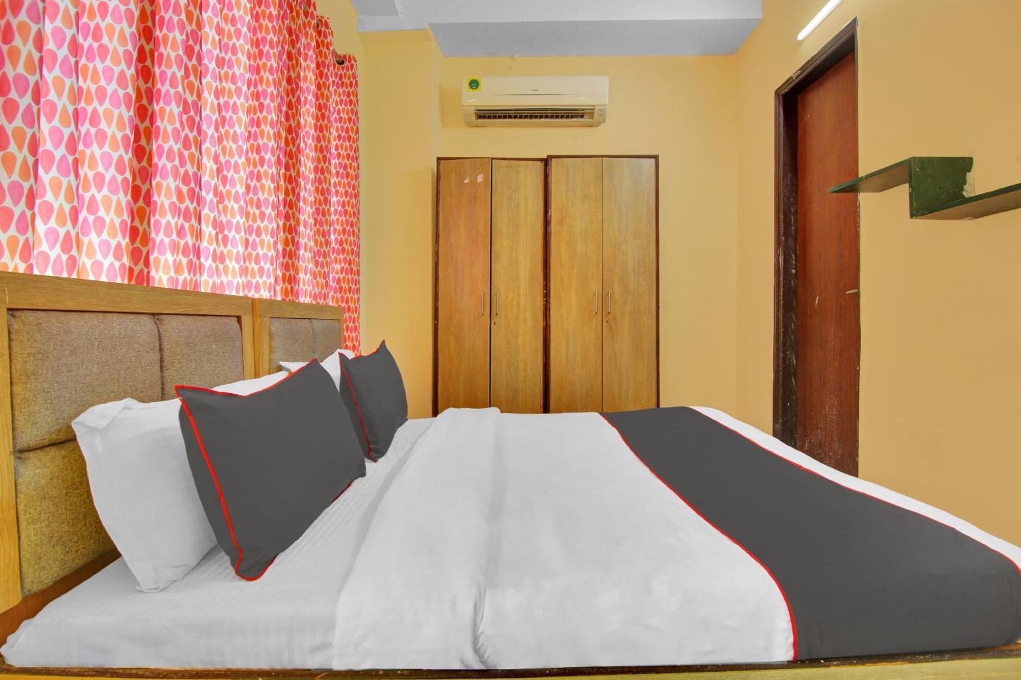 O The Arrow Near Uttam Nagar East Metro Station Hotel 4*