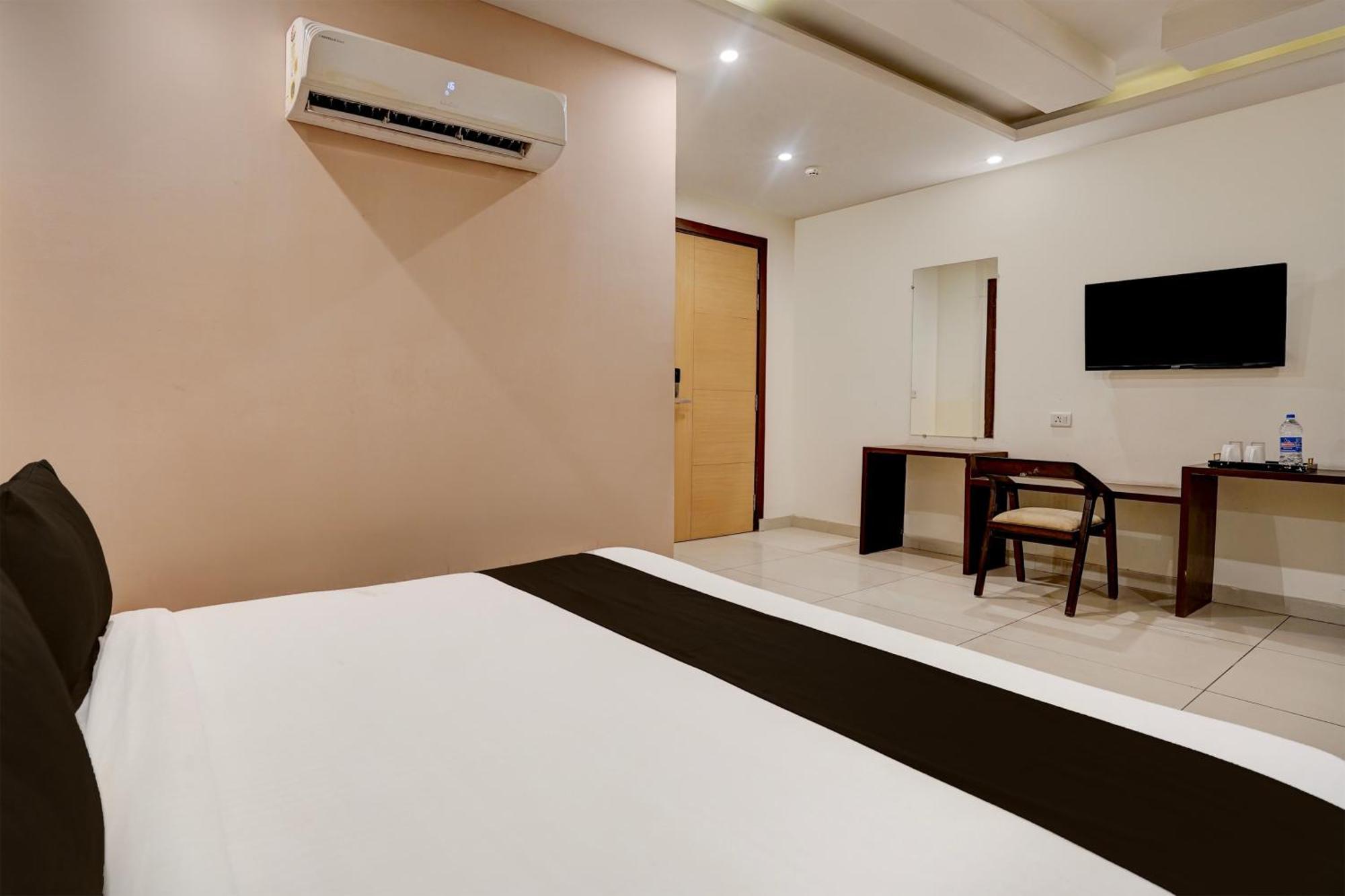 Townhouse Airport Road Delhi