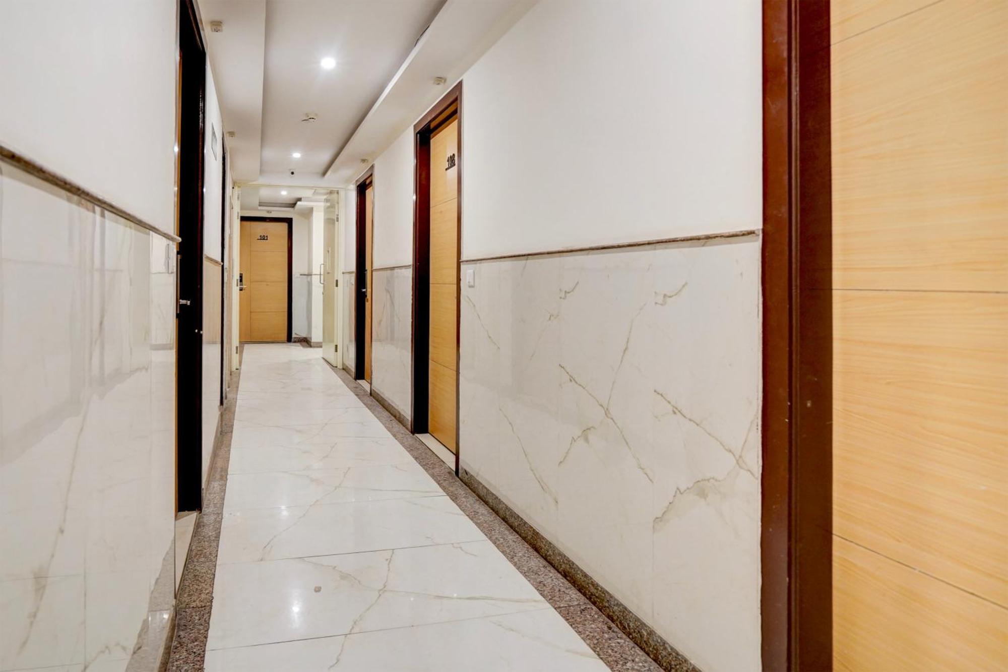 Townhouse Airport Road Delhi Hotel 4*