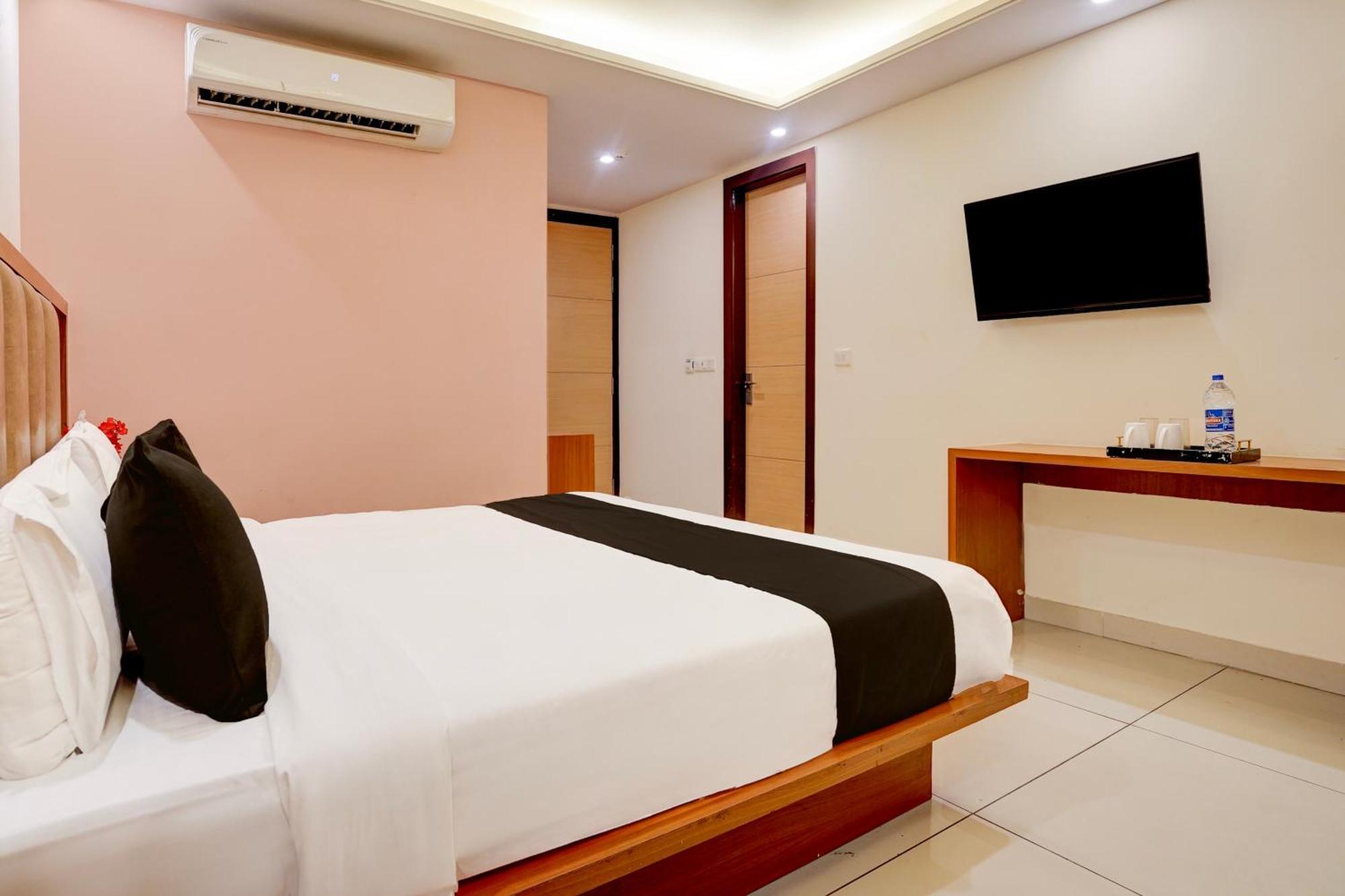 Townhouse Airport Road Delhi New Delhi