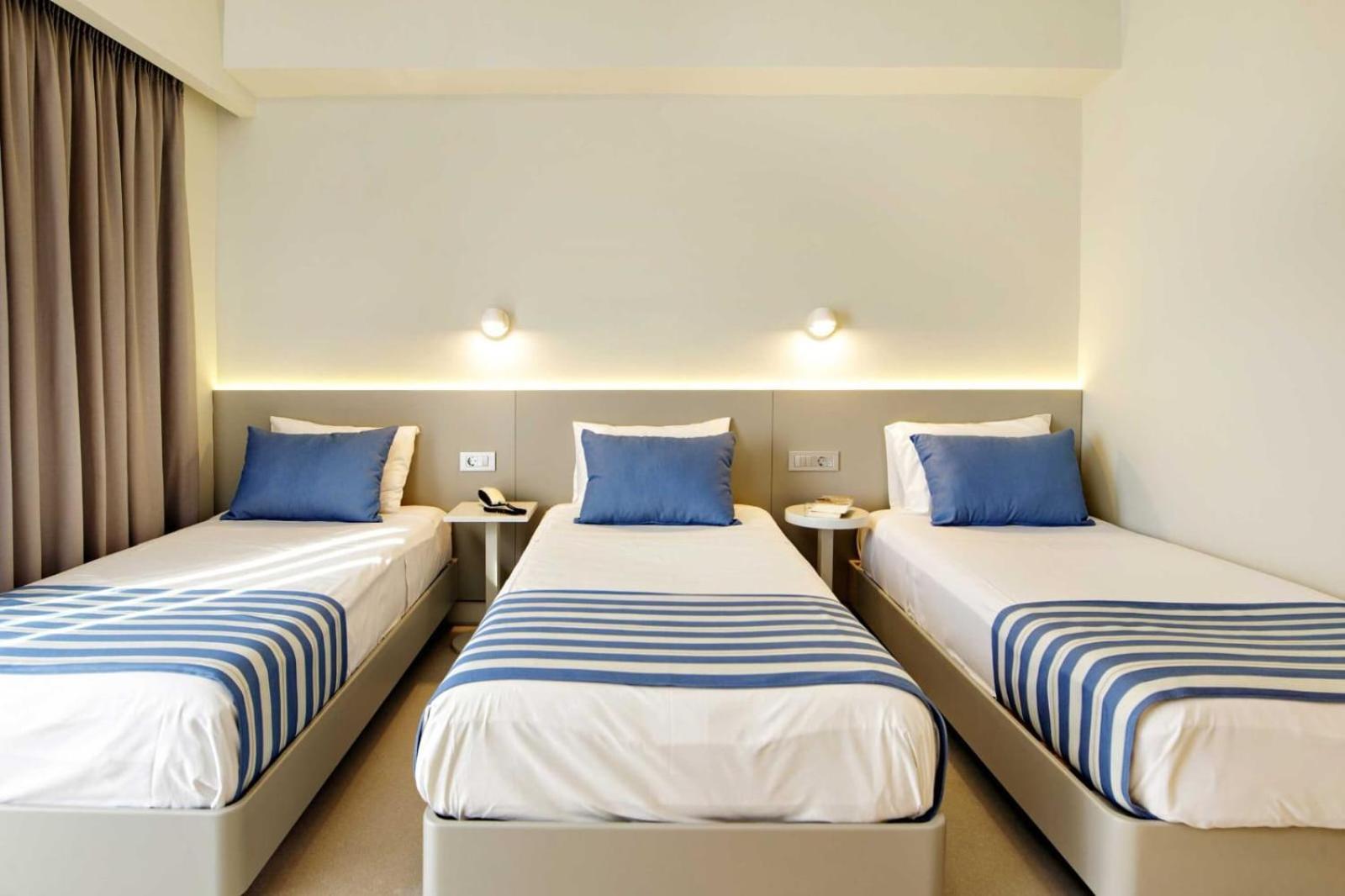 Oxmo Delhi Airport Hotel