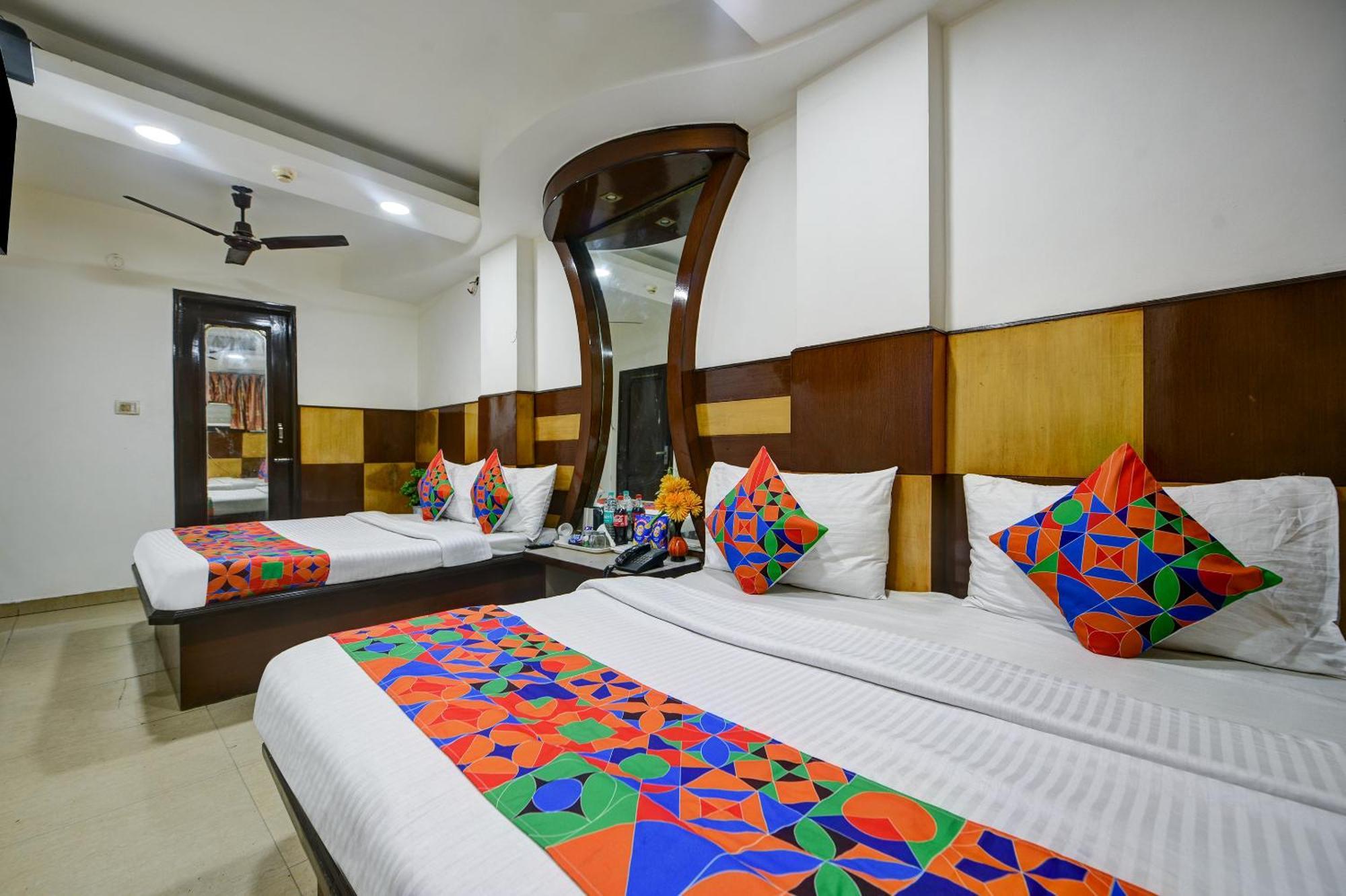 Hotel Hrd - Railway Station