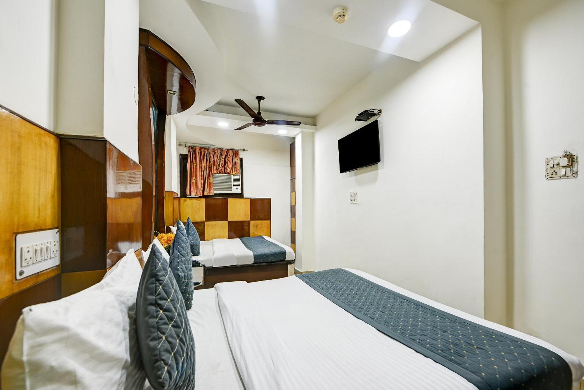 Hotel Hrd - Railway Station